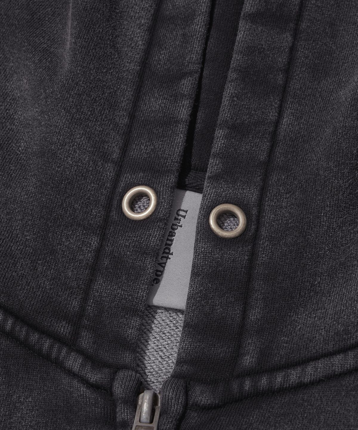 어반디타입(URBANDTYPE) 워시드 써킷 핫픽스 후드집업_블랙