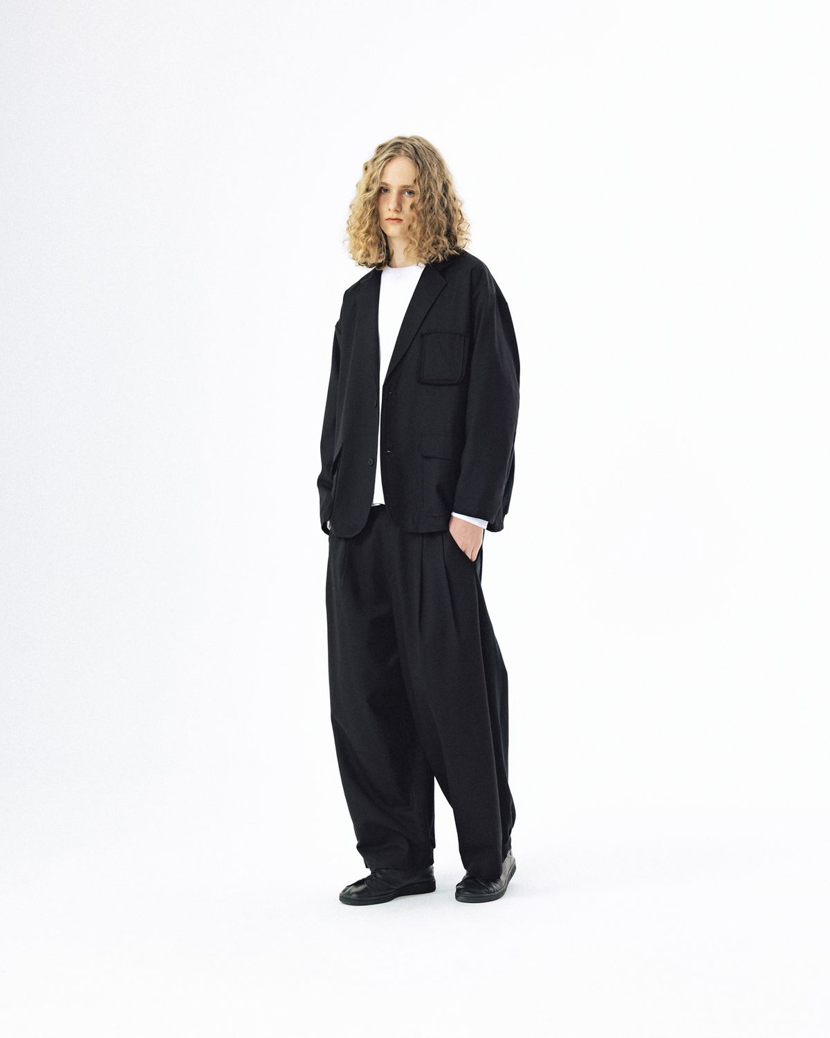 앵글런(ANGLAN) Mix Structured Blazer - Black