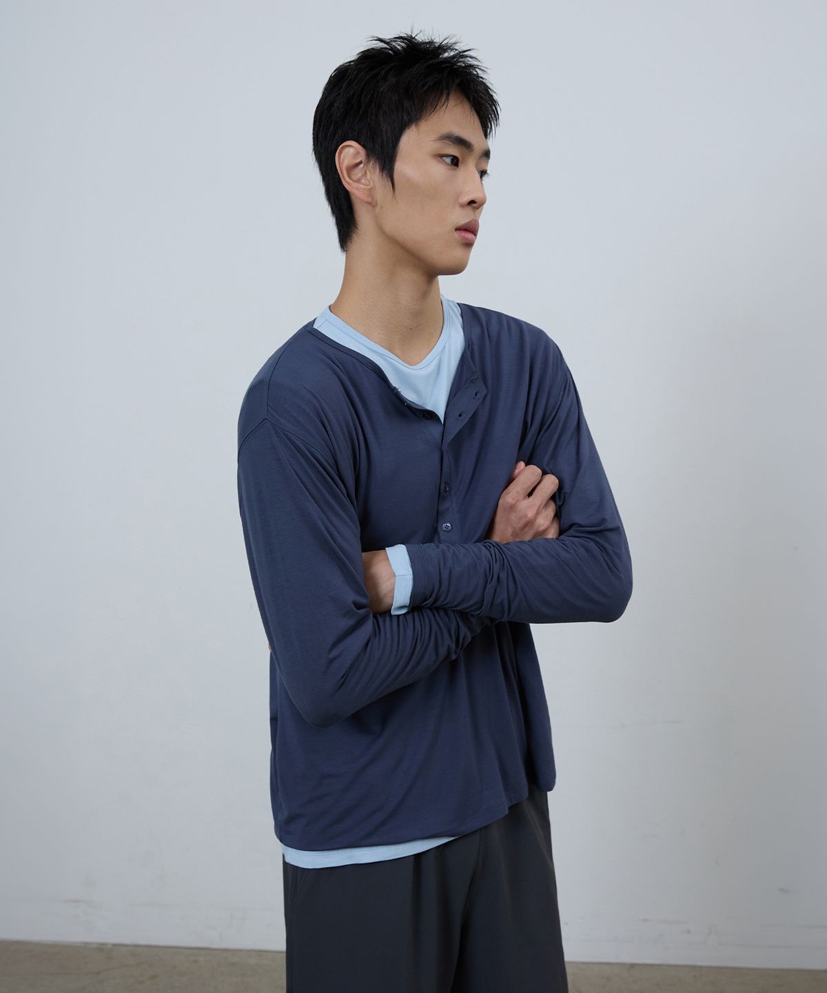 미치코런던 스포츠(MICHIKO LONDON SPORTS) 소프트 저지 헨리넥 롱슬리브