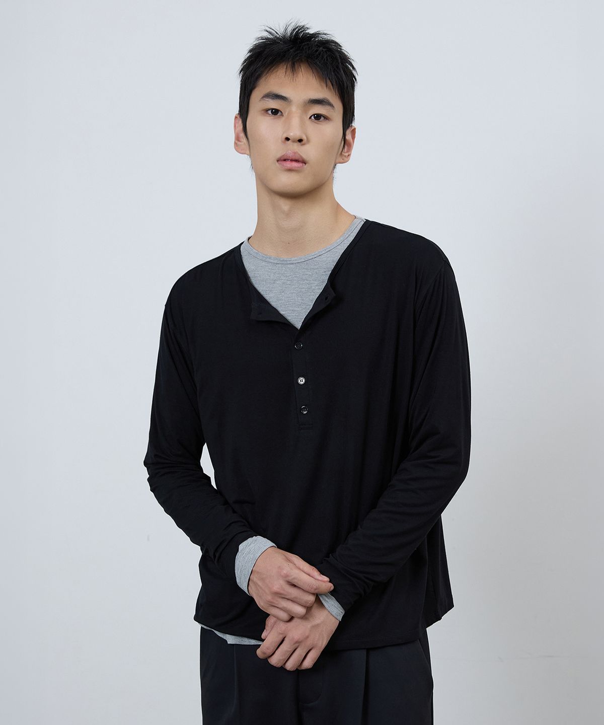 미치코런던 스포츠(MICHIKO LONDON SPORTS) 소프트 저지 헨리넥 롱슬리브
