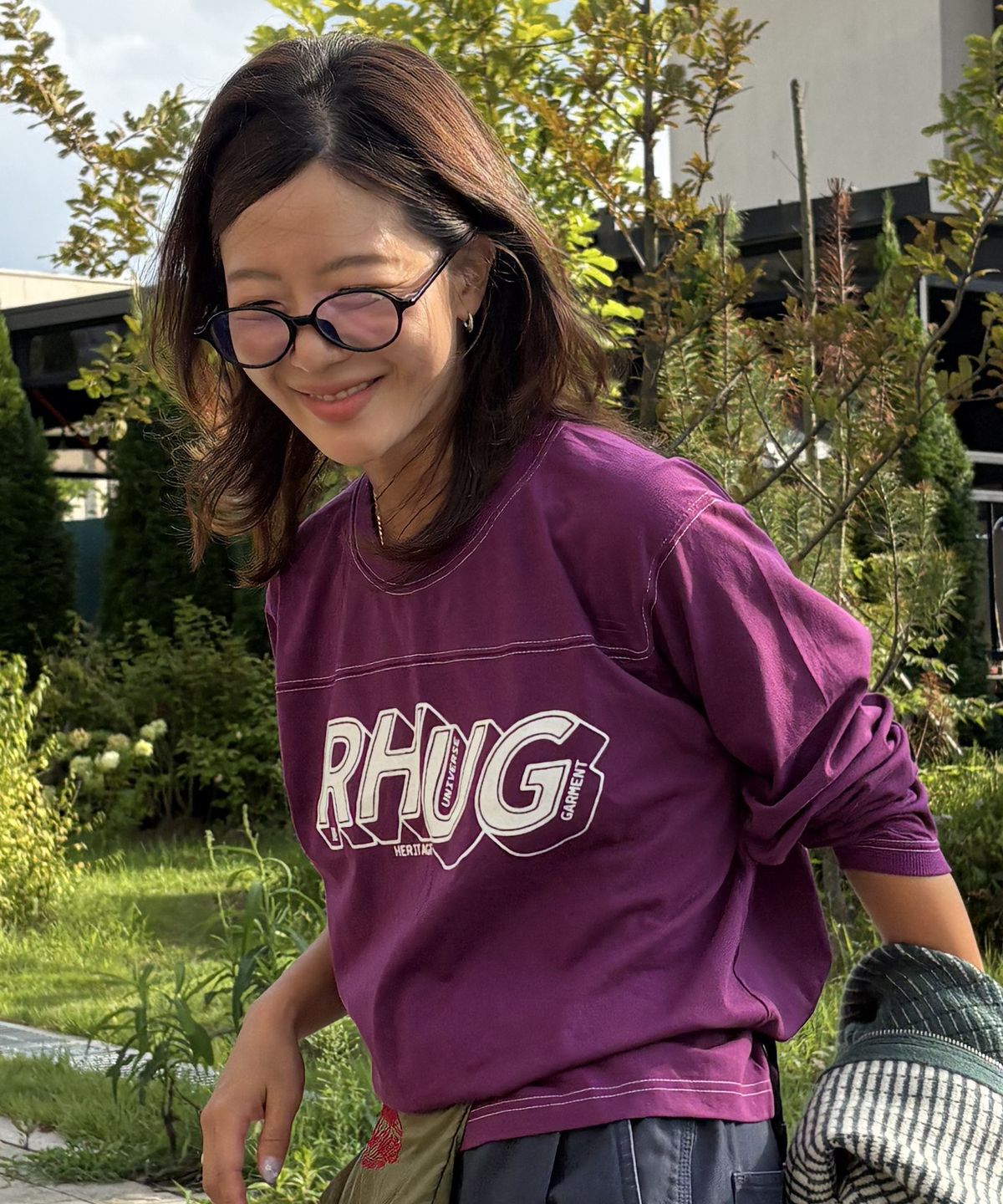 유니버스 가먼트(UNIVERSE GARMENT) RHUG 그래픽 긴팔 티셔츠_PURPLE