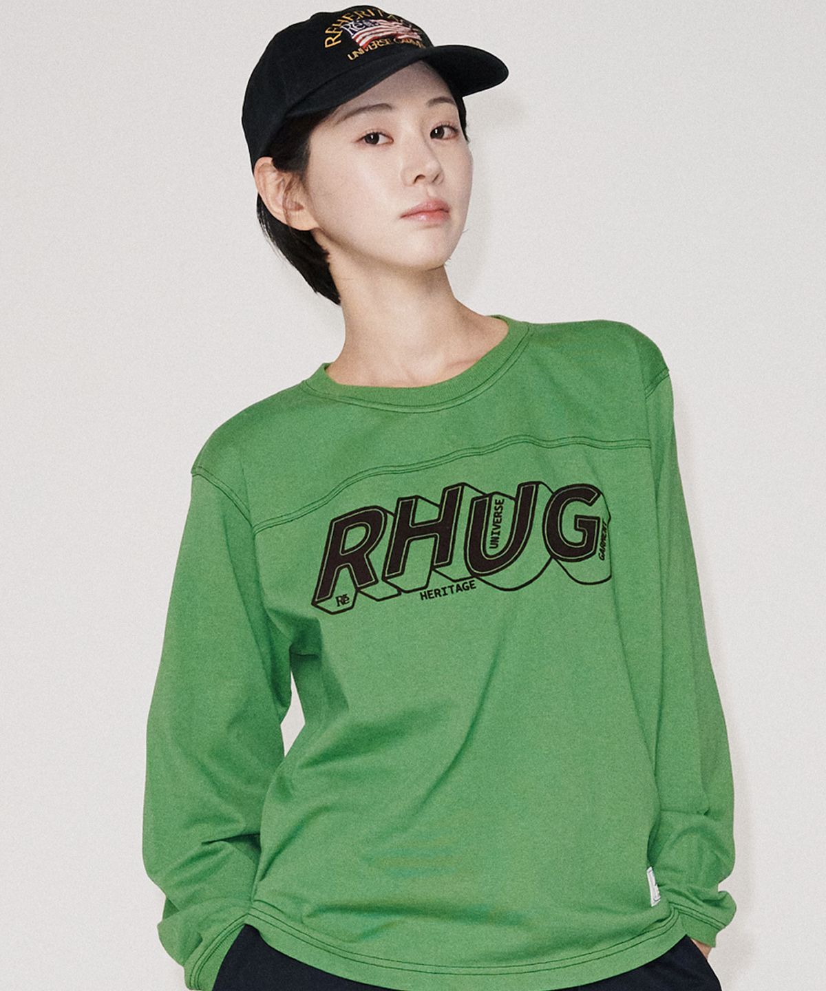 유니버스 가먼트(UNIVERSE GARMENT) RHUG 그래픽 긴팔 티셔츠_GREEN