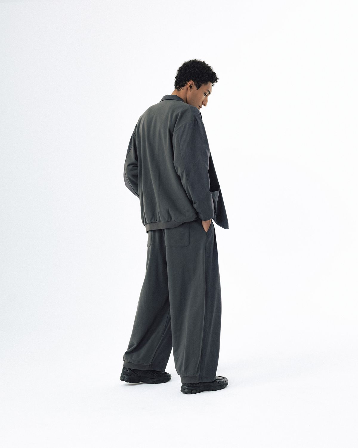 앵글런(ANGLAN) Mix Structured Trousers - Grey