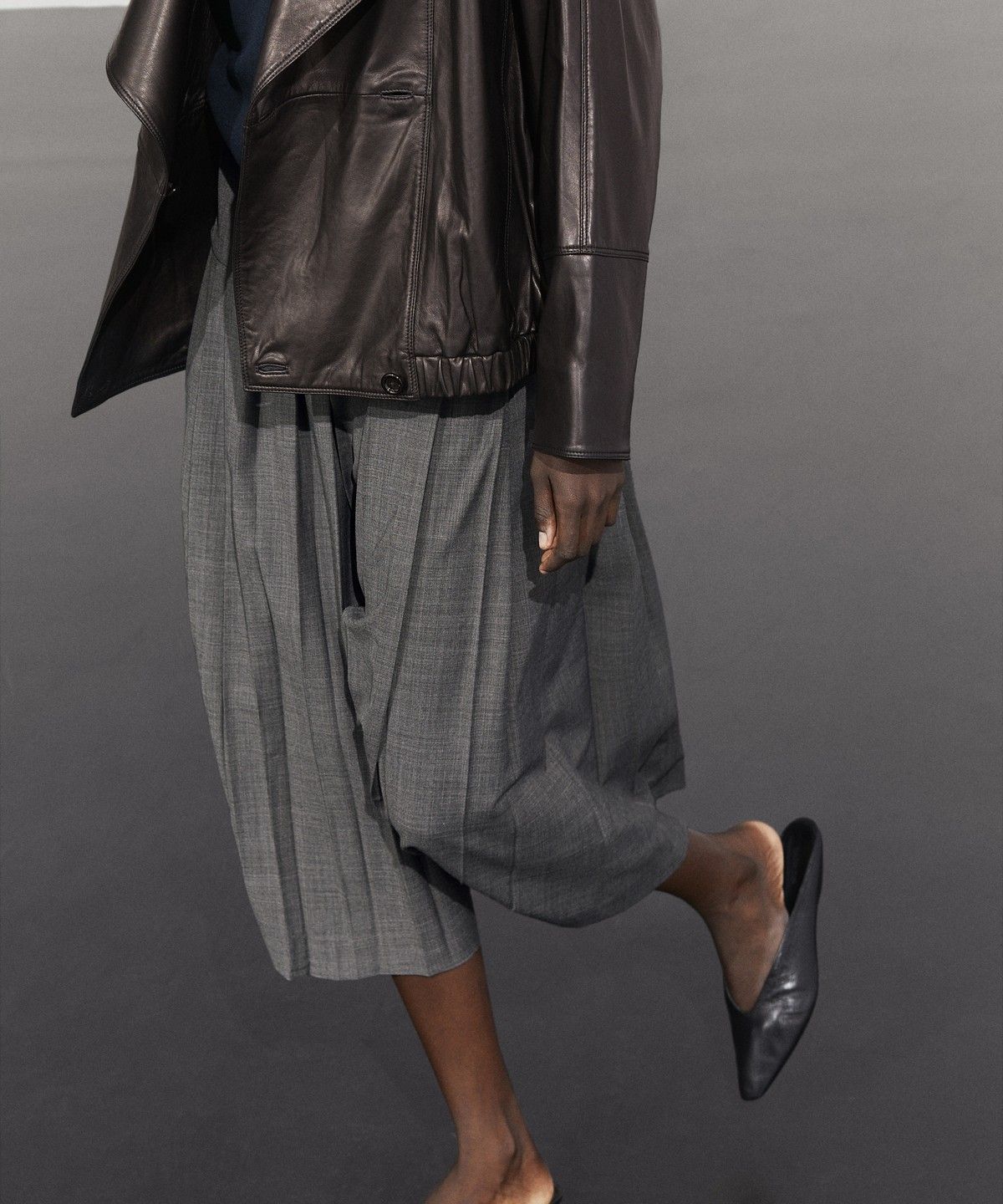 마시모두띠(MASSIMO DUTTI) 울 블렌드 플리츠 미디 스커트