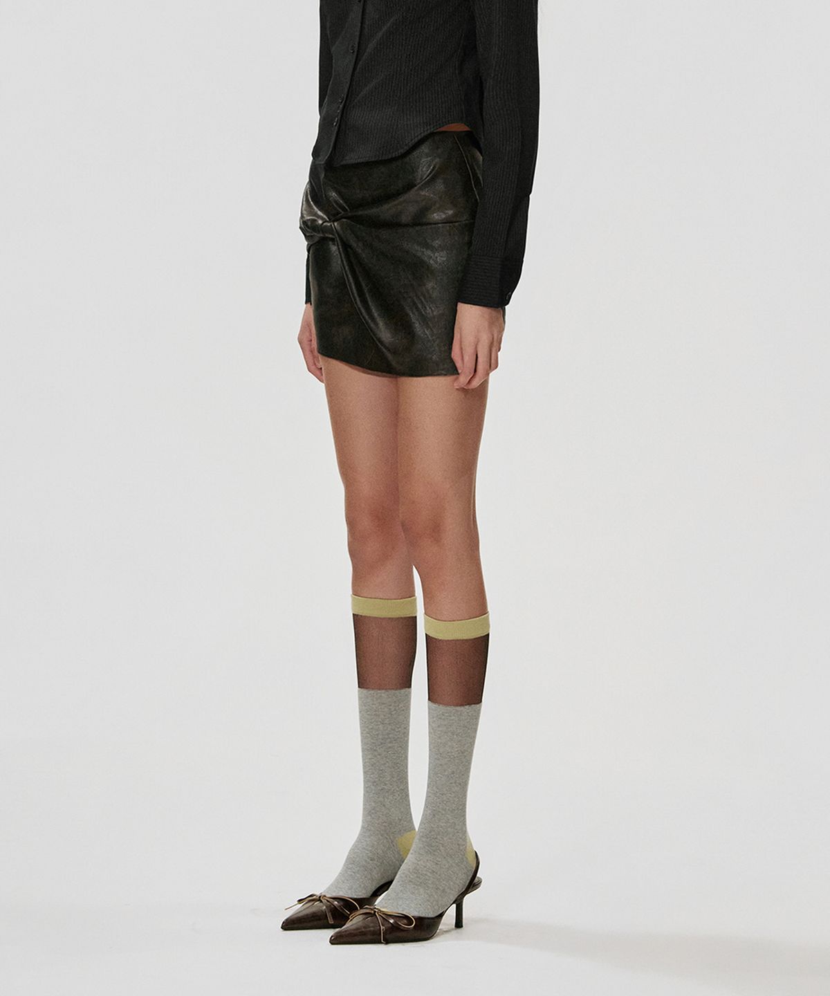 킴지수(KIMZISU) Twisted Drape Mini Skirt_BLACK