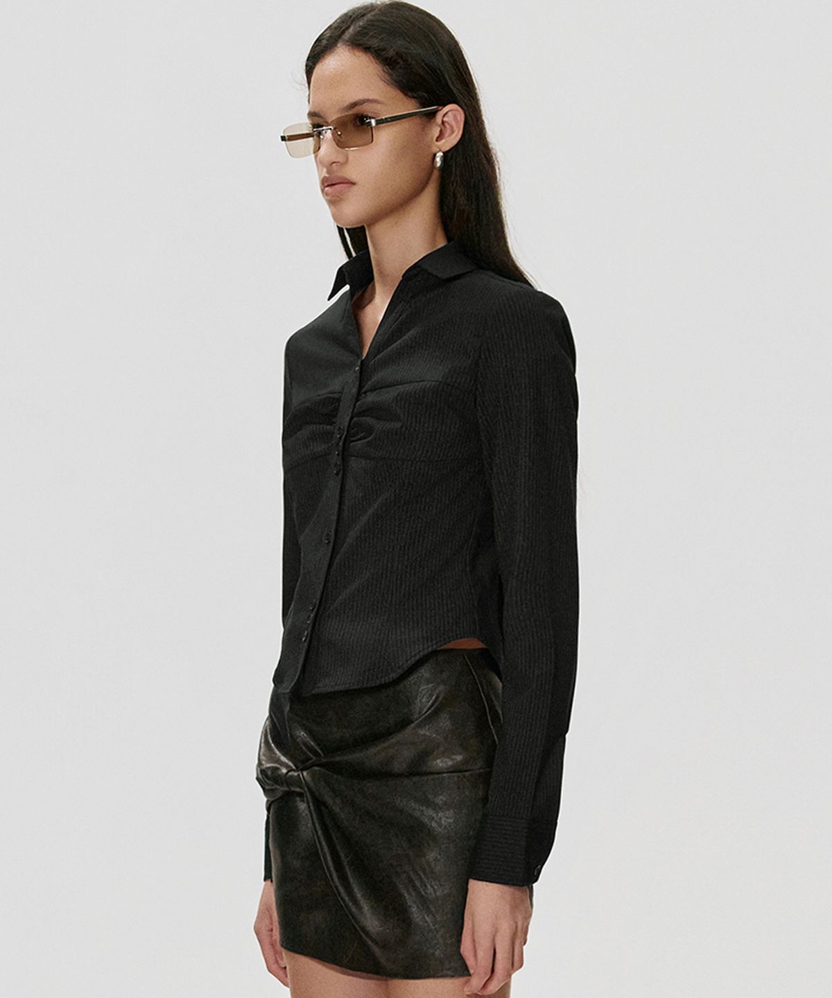 킴지수(KIMZISU) Slim Fit Shirred Shirt_BLACK