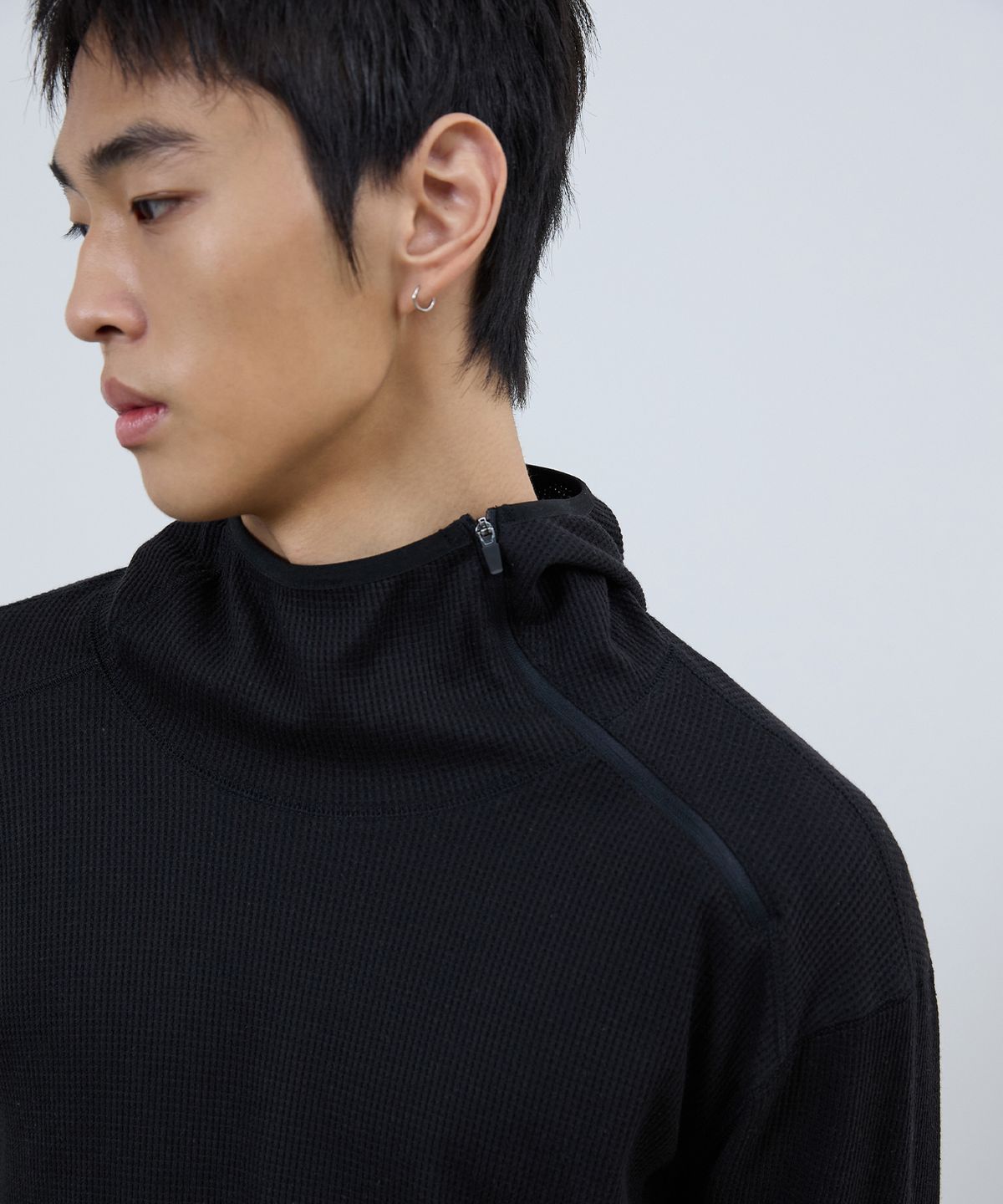 미치코런던 스포츠(MICHIKO LONDON SPORTS) 와플 후드 롱슬리브 블랙