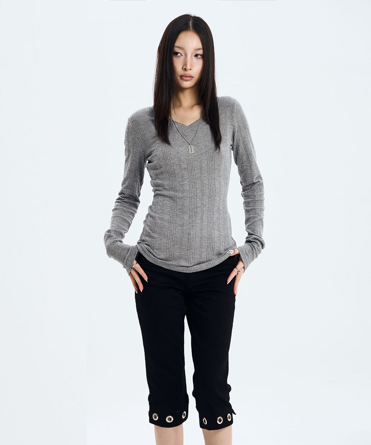 낫노잉(NOTKNOWING) V-Neck Slim Top (GREY)