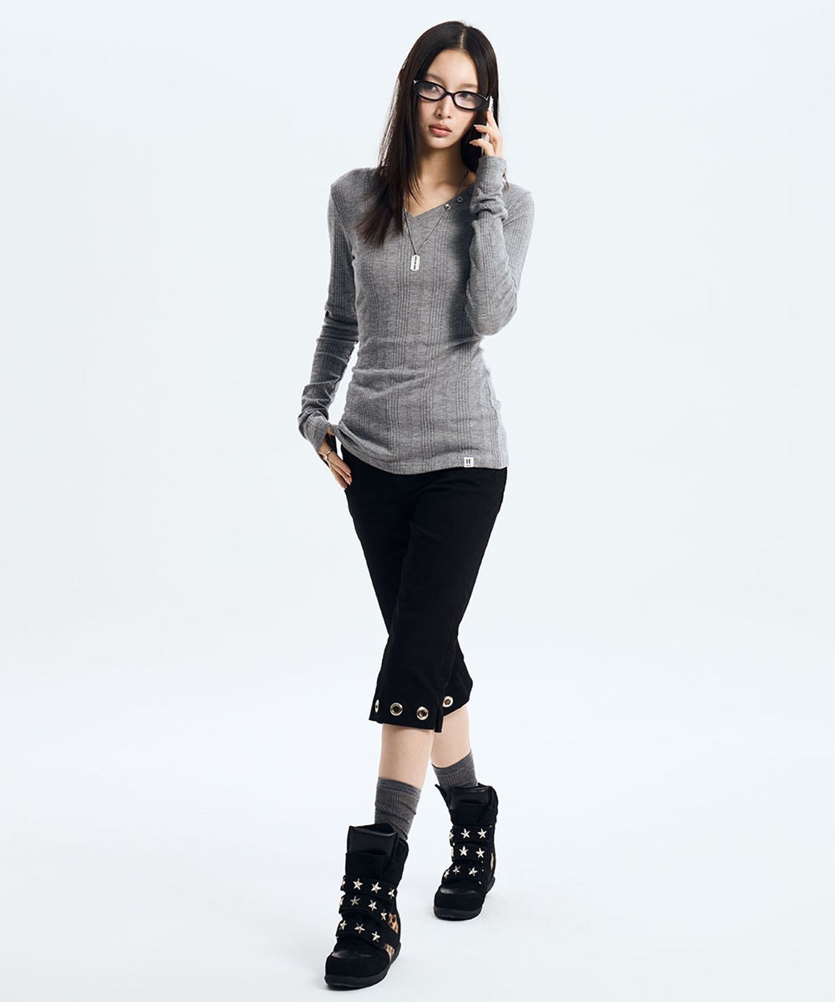낫노잉(NOTKNOWING) V-Neck Slim Top (GREY)