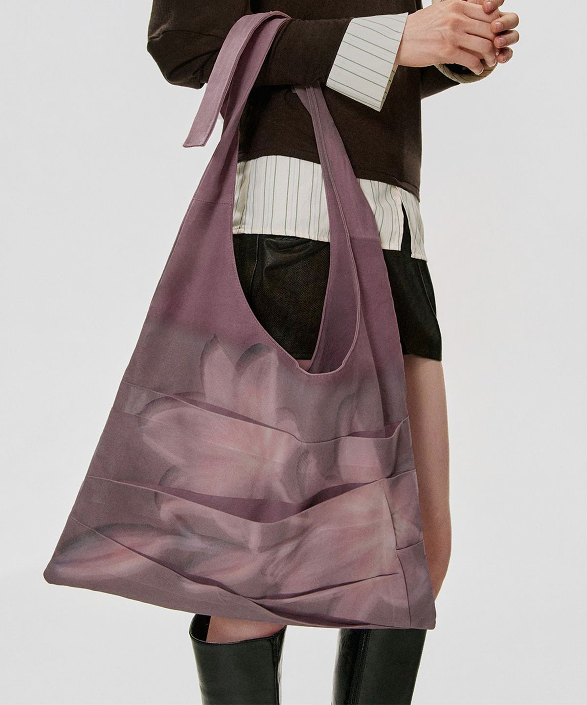 킴지수(KIMZISU) Draped Floral Shoulder Bag_PURPLE