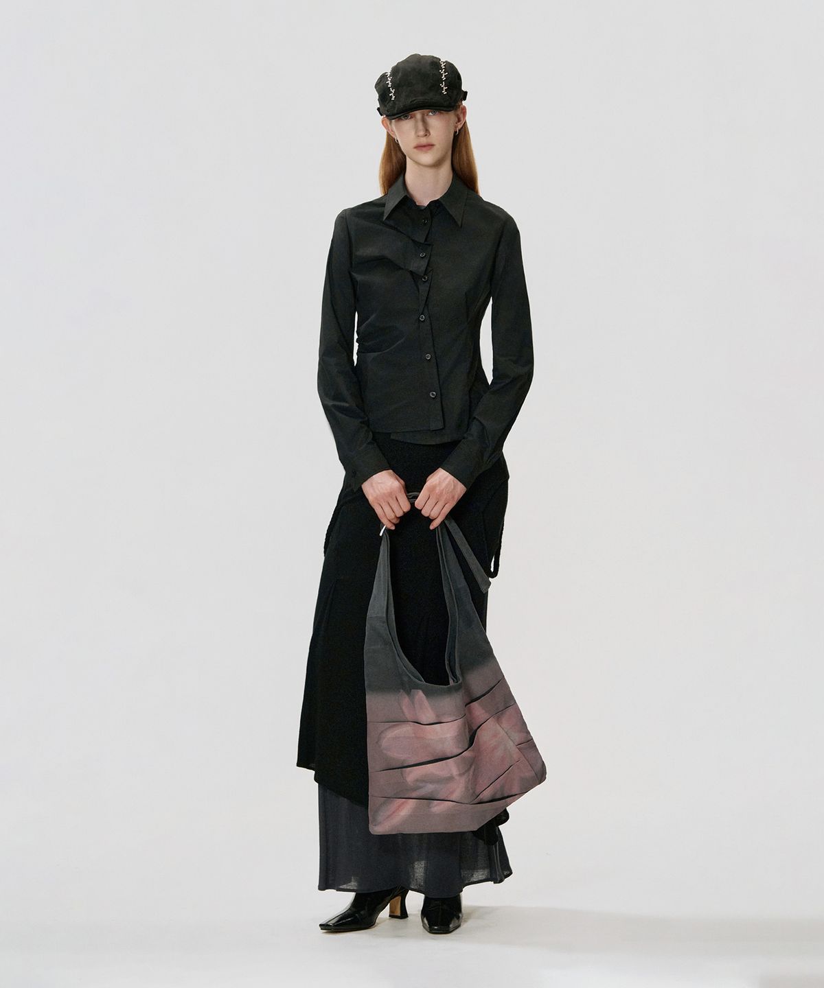 킴지수(KIMZISU) Draped Floral Shoulder Bag_CHARCOAL