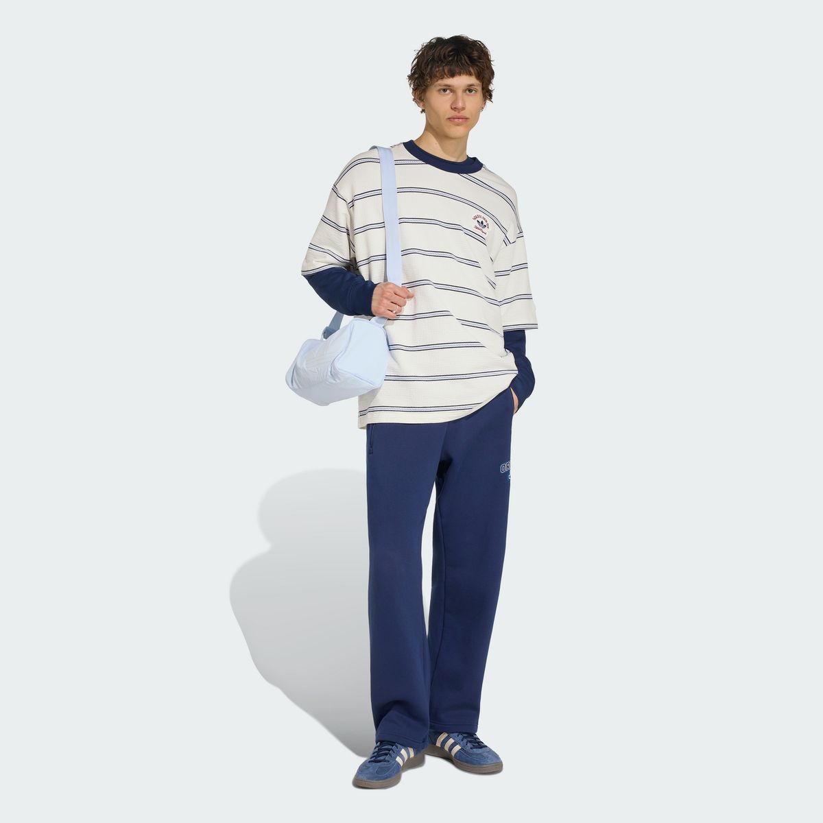 아디다스(ADIDAS) 리조트 S 티 M KW8247