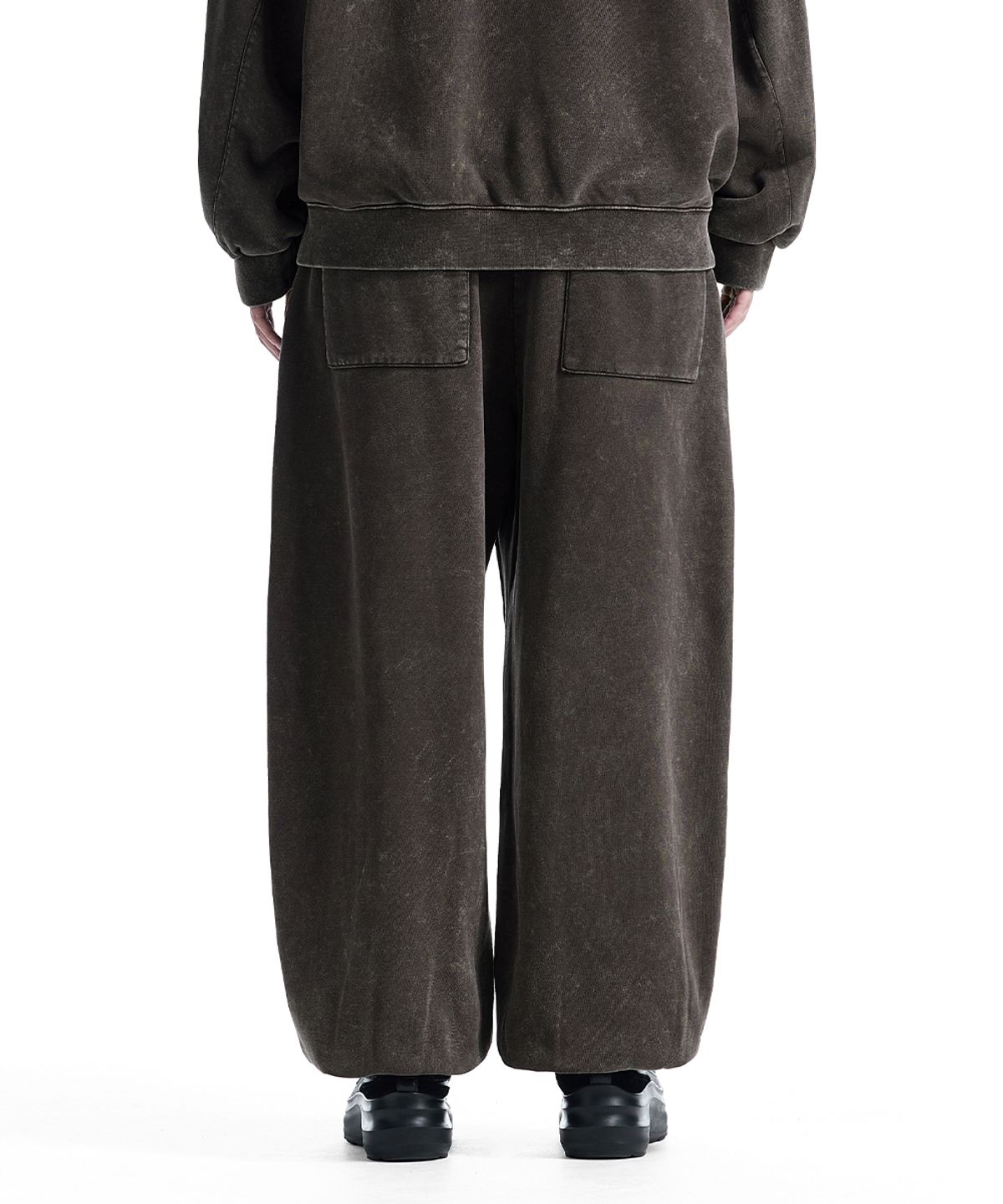 트리밍버드(TREEMINGBIRD) Embossed Logo Set-Up Jogger Sweat Pants [ Brown ]