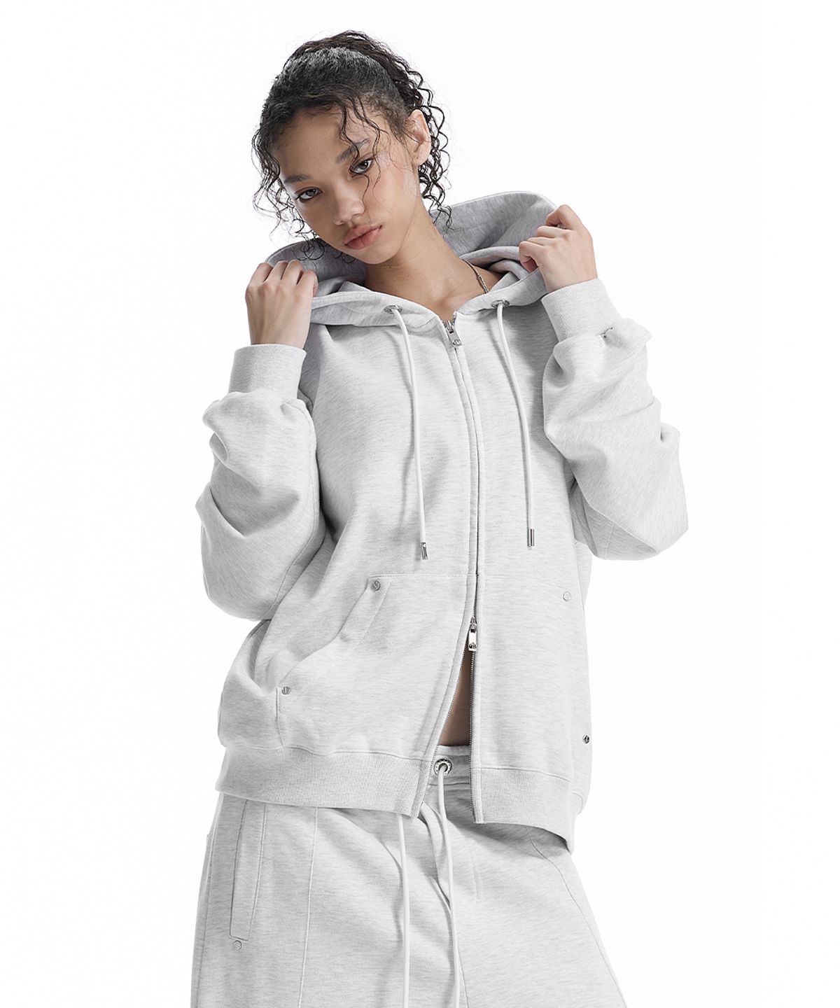 트리밍버드(TREEMINGBIRD) Embossed Logo Set-up Zip-up Hoodie [ Light Gray ]