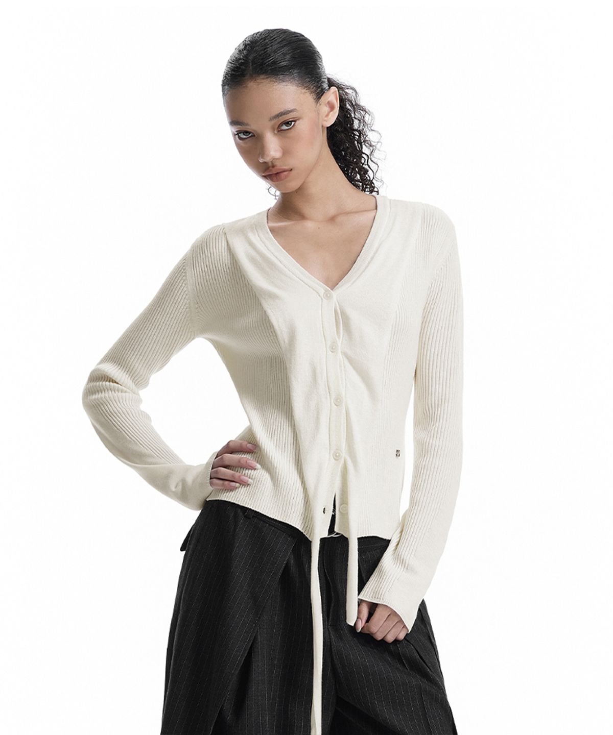 트리밍버드(TREEMINGBIRD) V-Neck Scarf Knit Cardigan [ Ivory ]