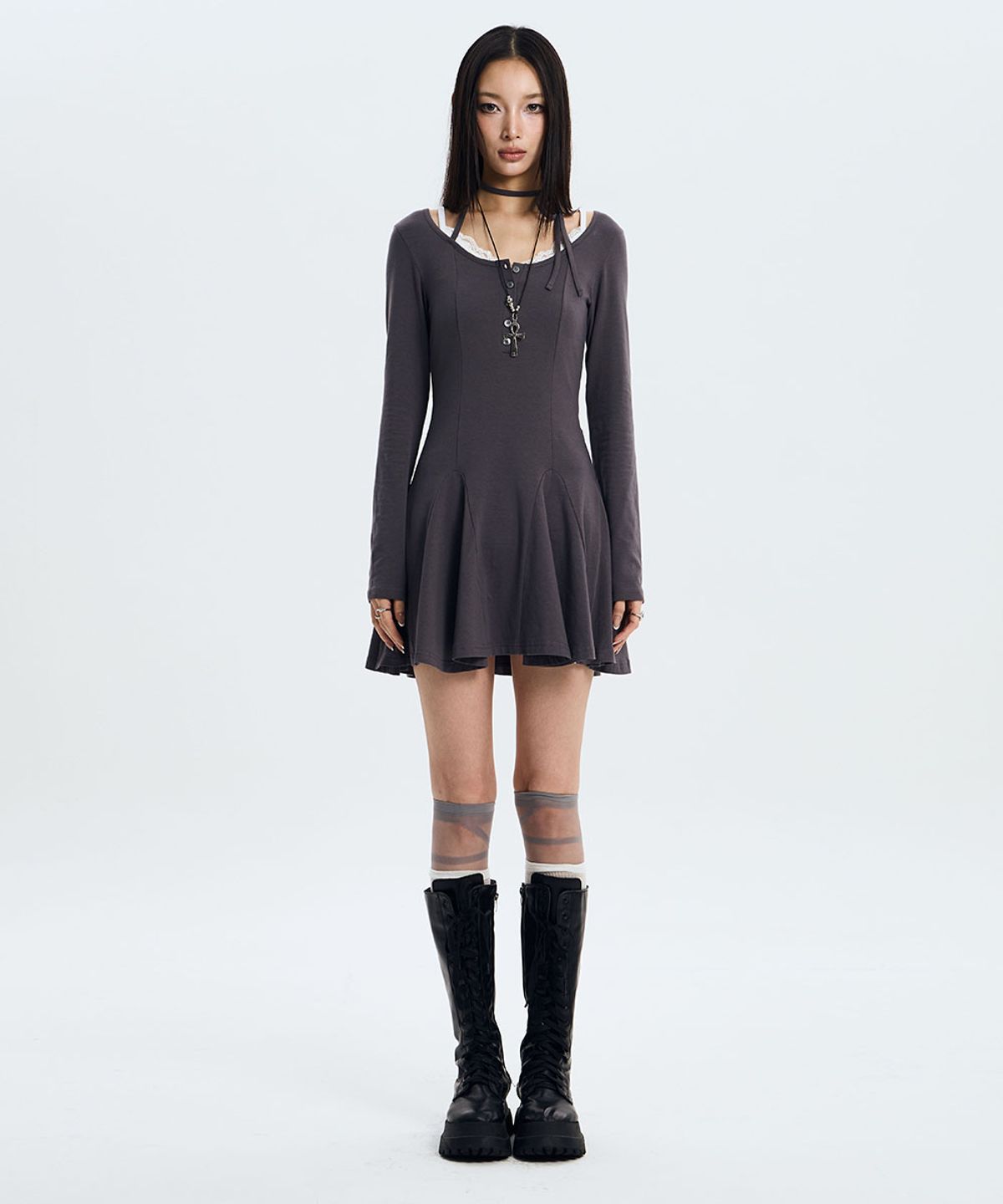 낫노잉(NOTKNOWING) Button Strap Flared Dress (CHARCOAL)