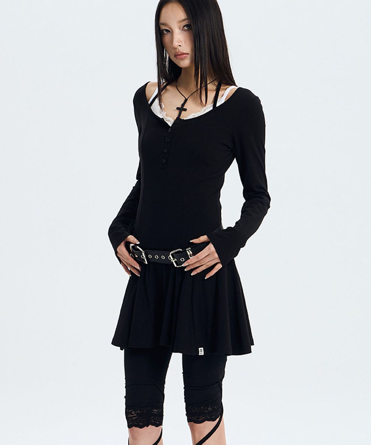 낫노잉(NOTKNOWING) Button Strap Flared Dress (BLACK)