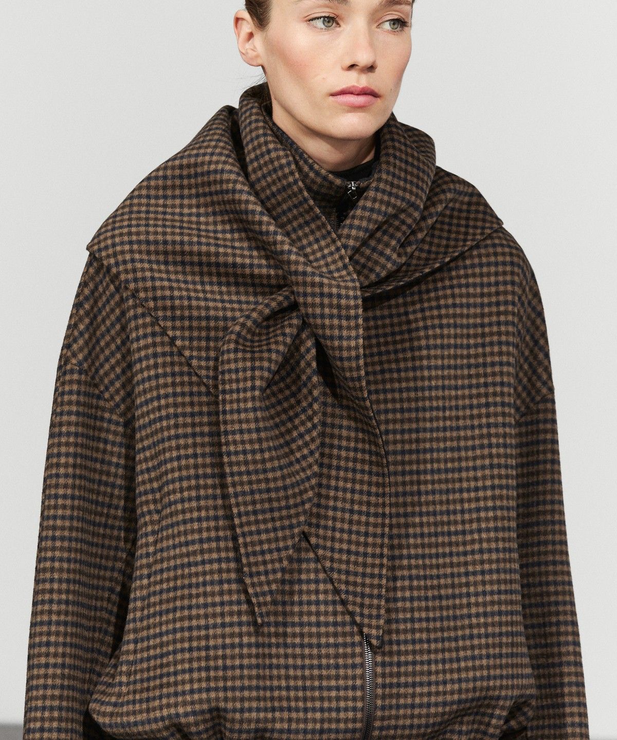 마시모두띠(MASSIMO DUTTI) 깅엄 체크 스카프 봄버 재킷