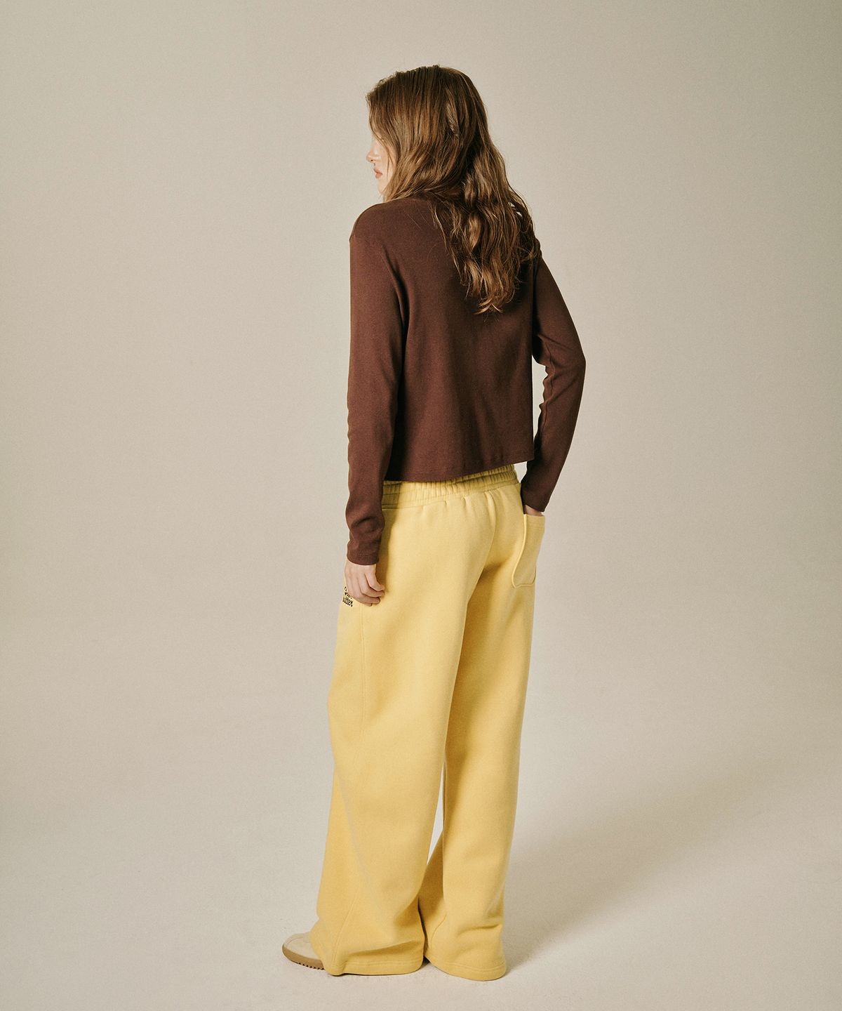 그린버터(GREENBUTTER) Mellow Essential Tee (Brown)