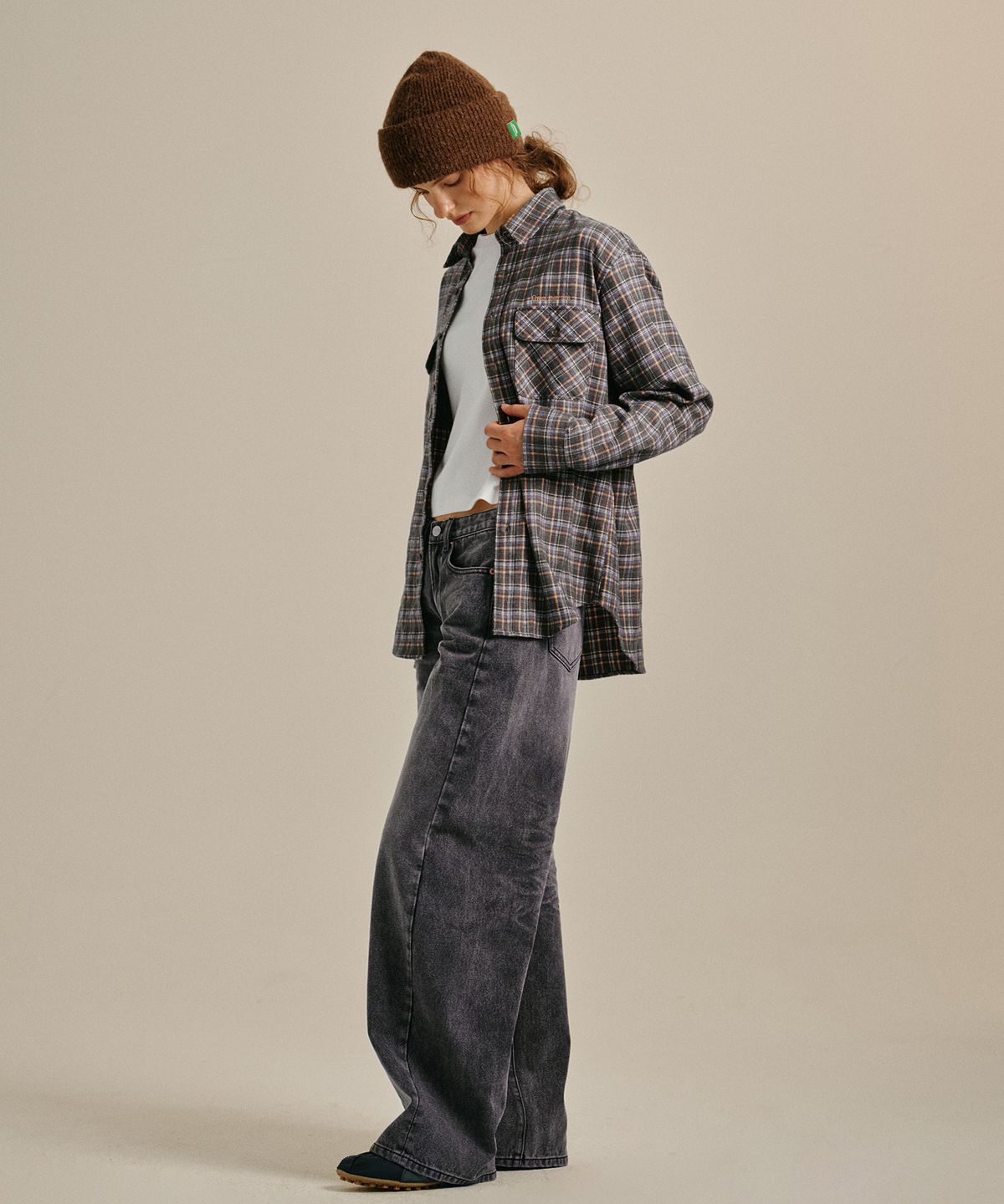 그린버터(GREENBUTTER) Relaxed Curve Jeans (Black Denim)