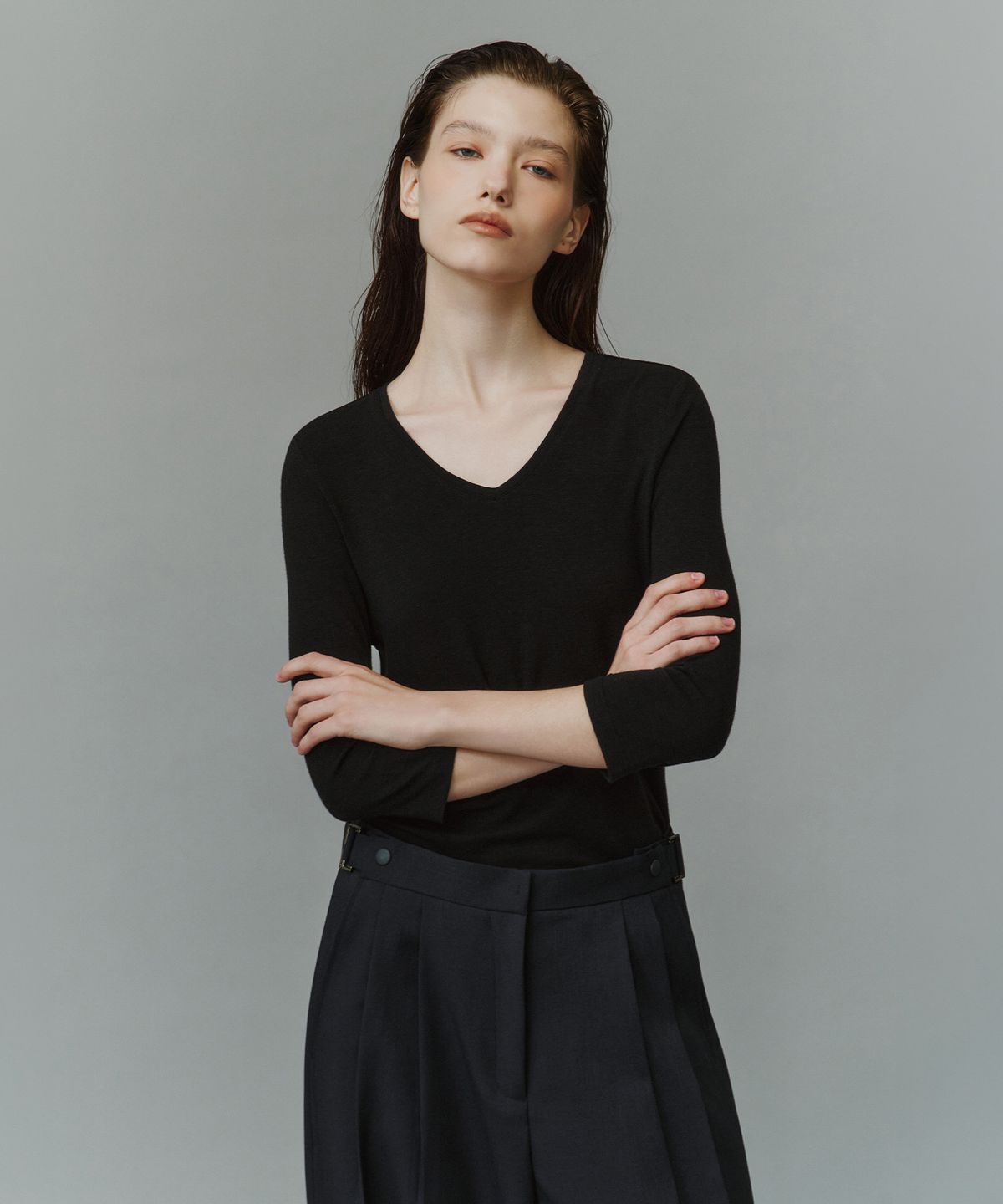 시야쥬(SIYAZU) SITP5313 소프트 브이넥 7부 티셔츠_Black