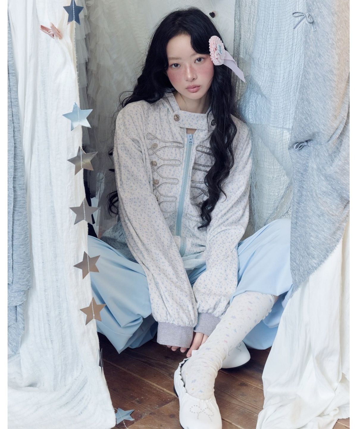 라모드마키(LA MODE MAQI) 빈티지 플라워 나폴레옹 버튼 루즈핏 후드 집업 여성 후드티
