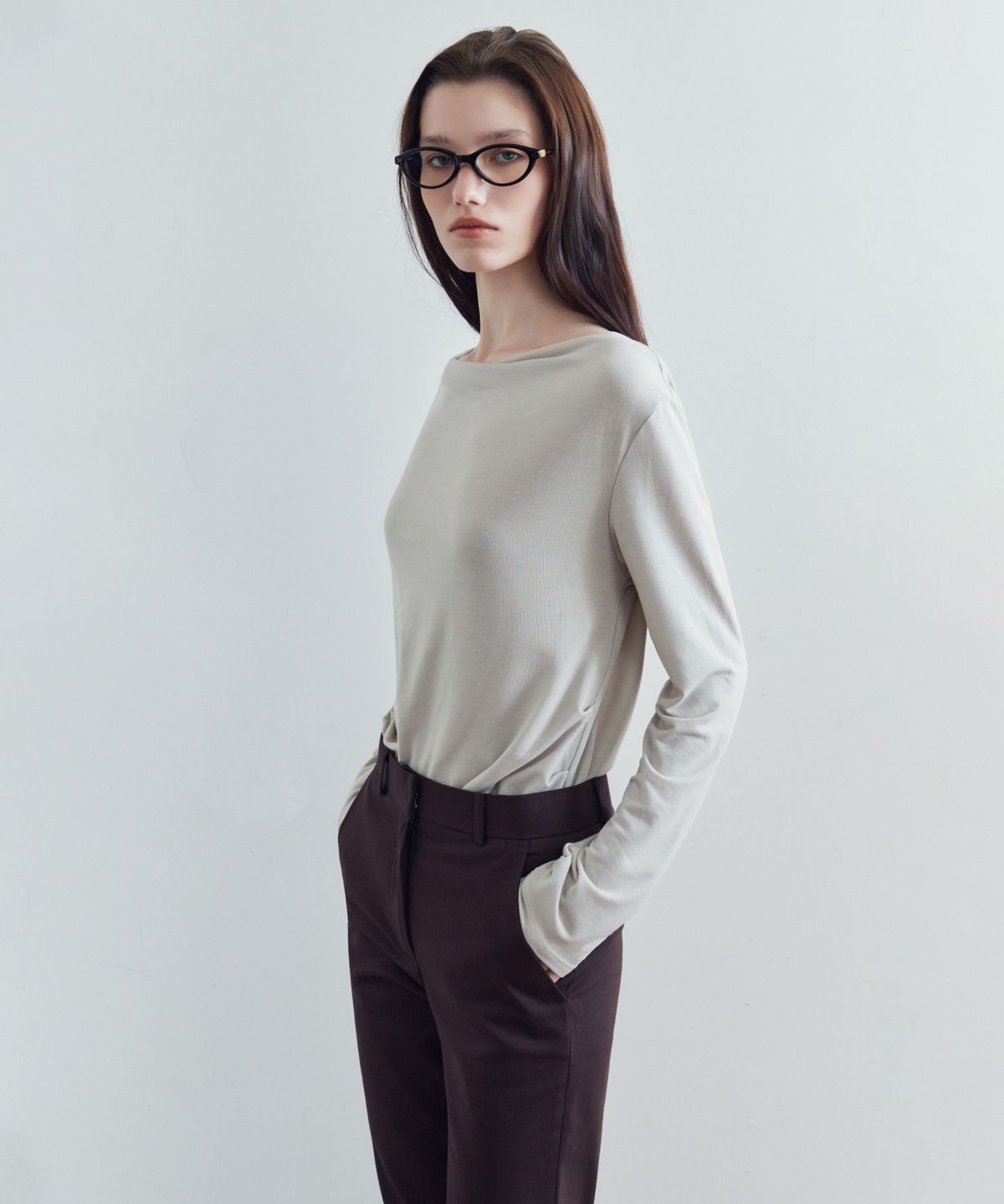 시야쥬(SIYAZU) SITP5307 카울넥 긴팔 티셔츠_Olive gray