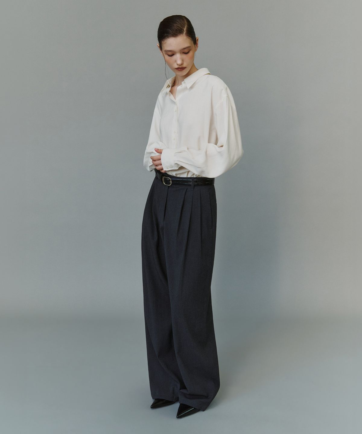 시야쥬(SIYAZU) SITP5304 하이넥 실키 셔츠_Ivory