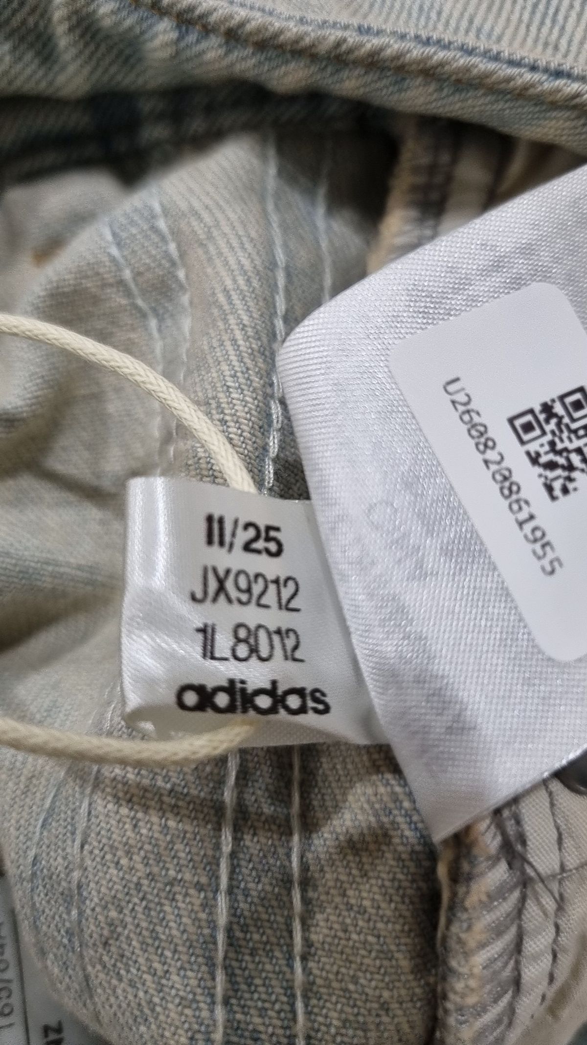 아디다스(ADIDAS) ADILENIUM 3 바나나 워시드 데님 팬츠 - 라이트데님 / JX9212 25