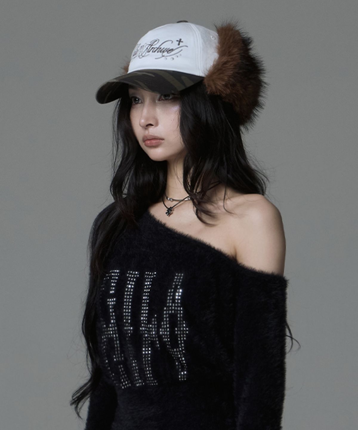 길라아카이브(GILAARCHIVE) TWO TONE FUR LETTERING LOGO CAP_CAMO