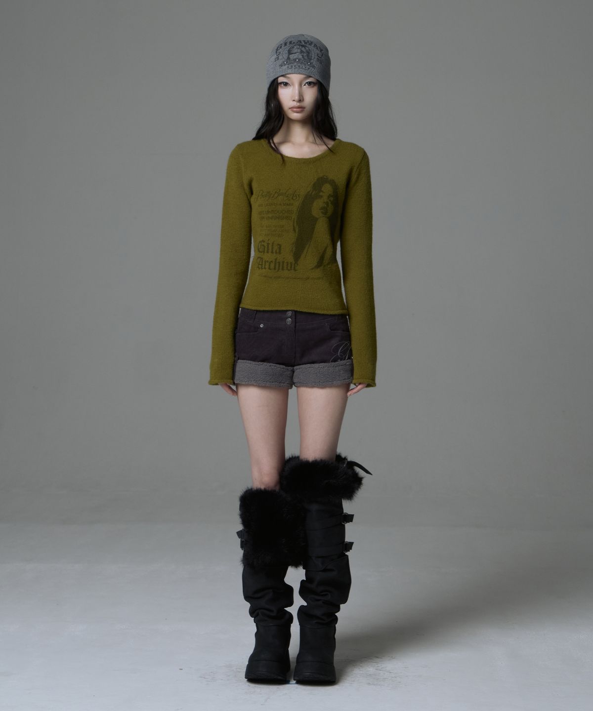 길라아카이브(GILAARCHIVE) FLEECE CORDUROY SHORTS_CHARCOAL