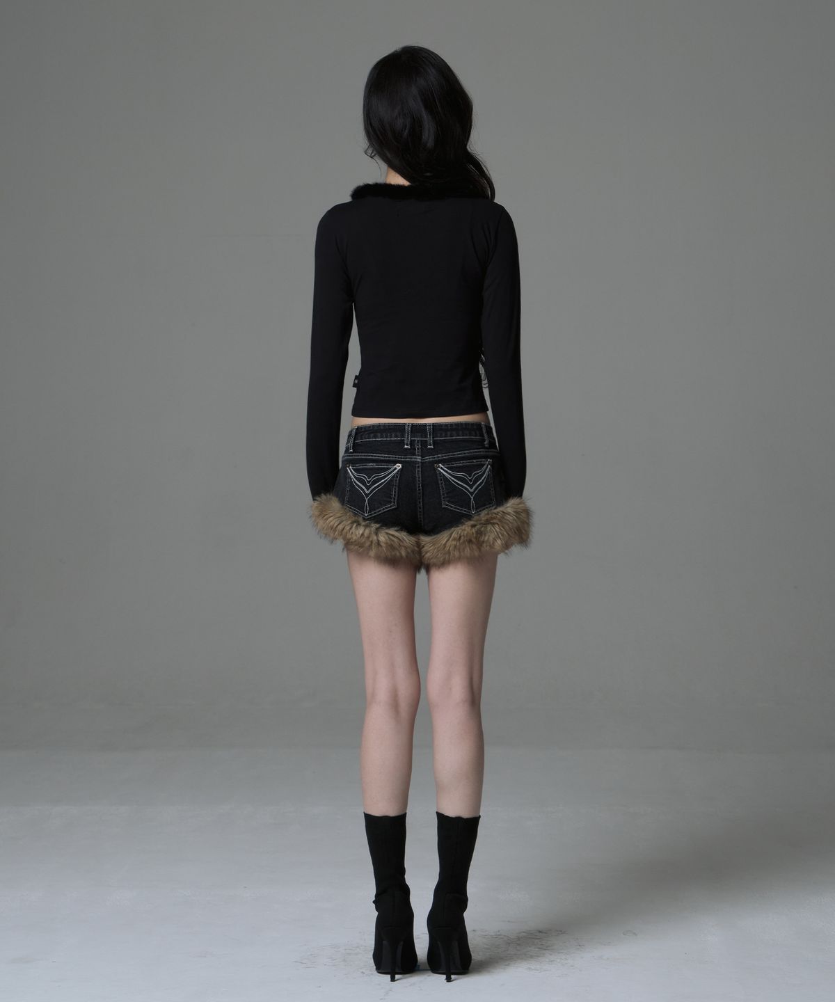길라아카이브(GILAARCHIVE) FUR DENIM SHORTS_BLACK