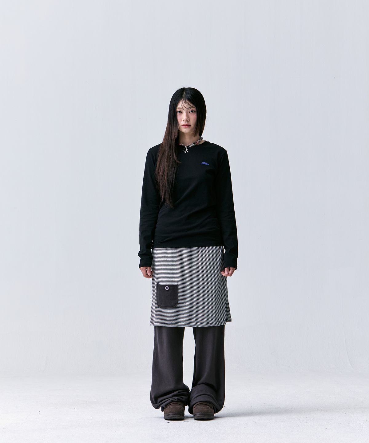 탄산마그네슘(TANSANMAGNESIUM) 본 롱슬리브 (블랙/블루)