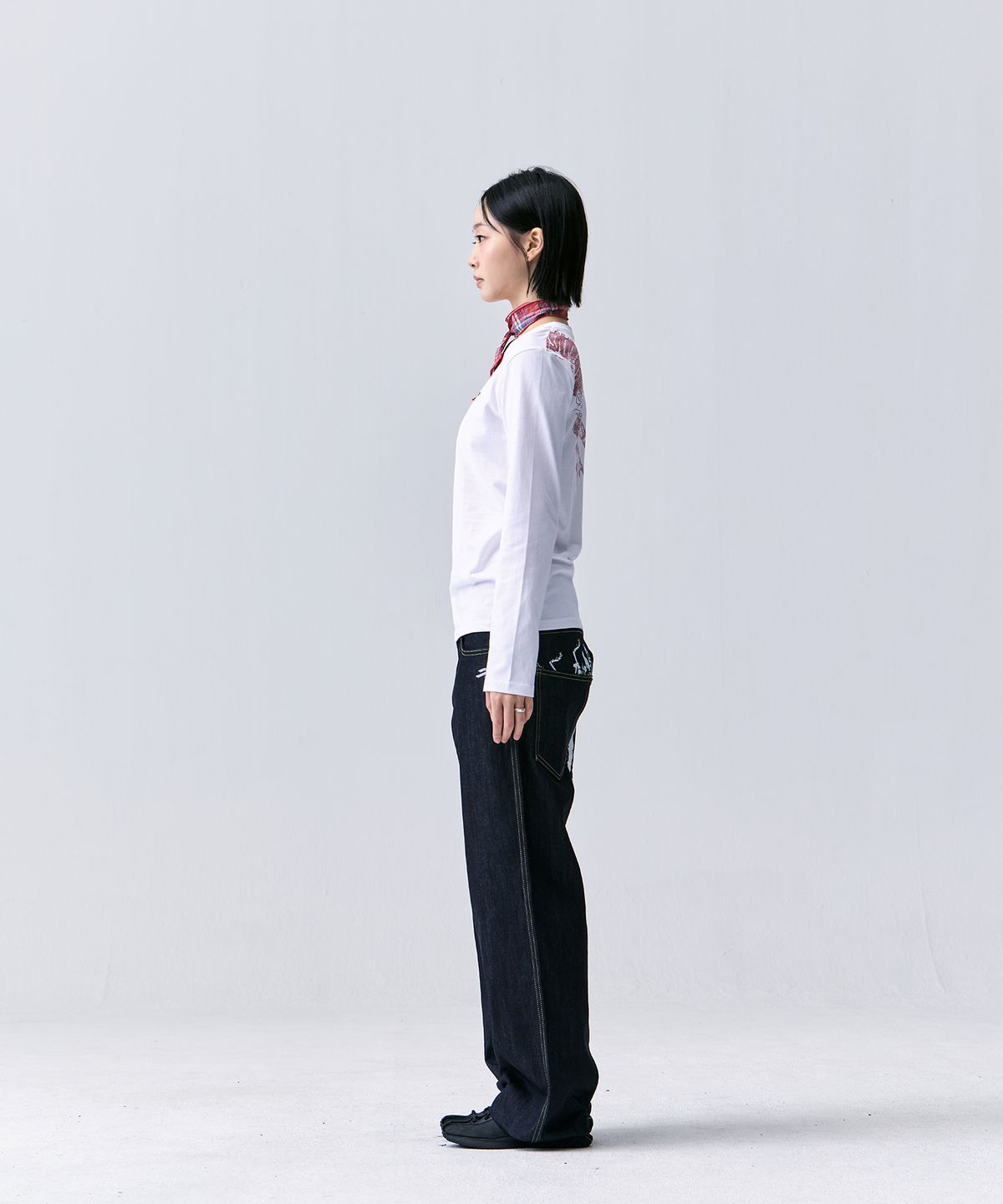 탄산마그네슘(TANSANMAGNESIUM) 핸드 프린트 롱슬리브 (화이트/레드)