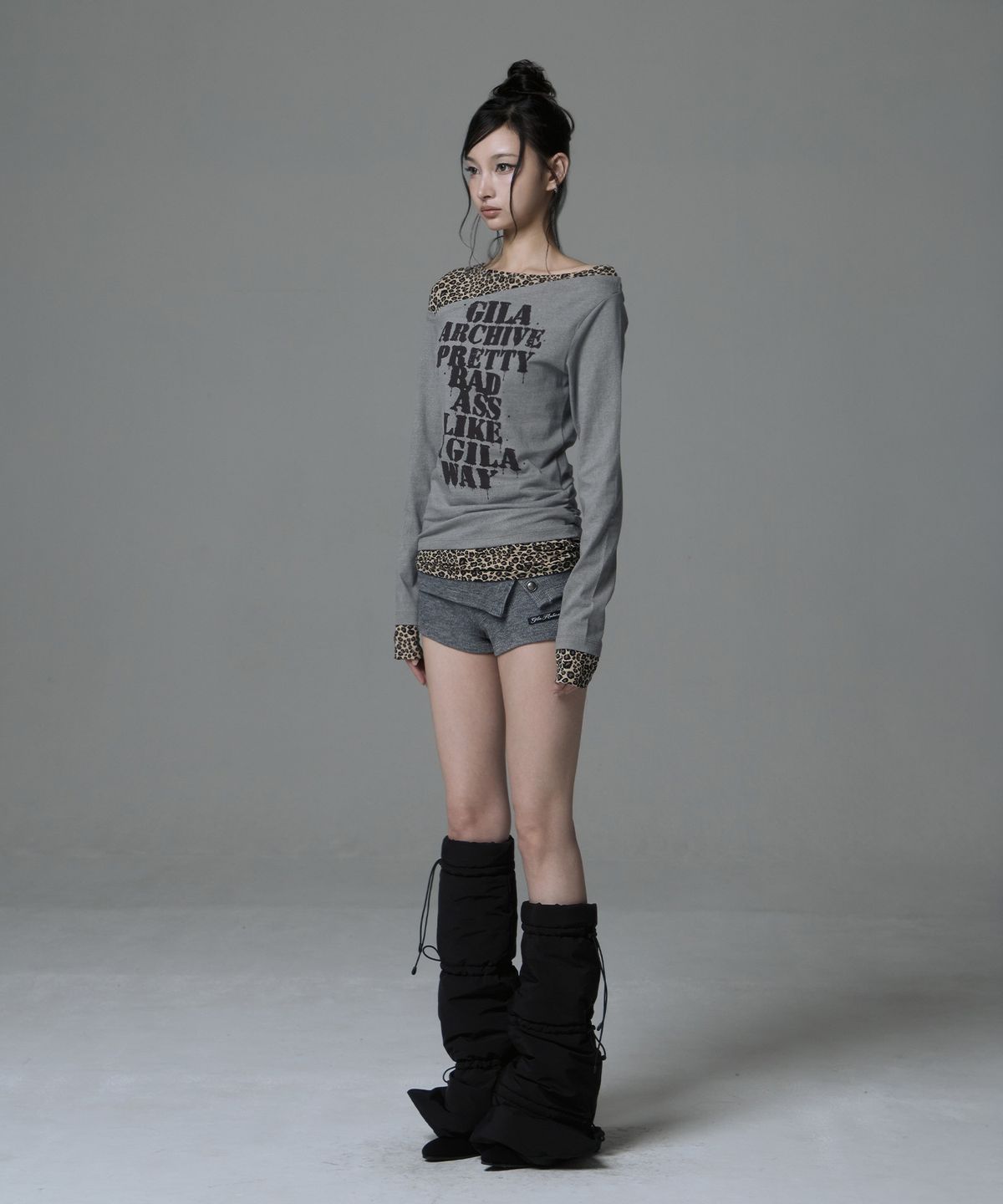 길라아카이브(GILAARCHIVE) LEOPARD LAYERED P.B.A LONG SLEEVE_GREY