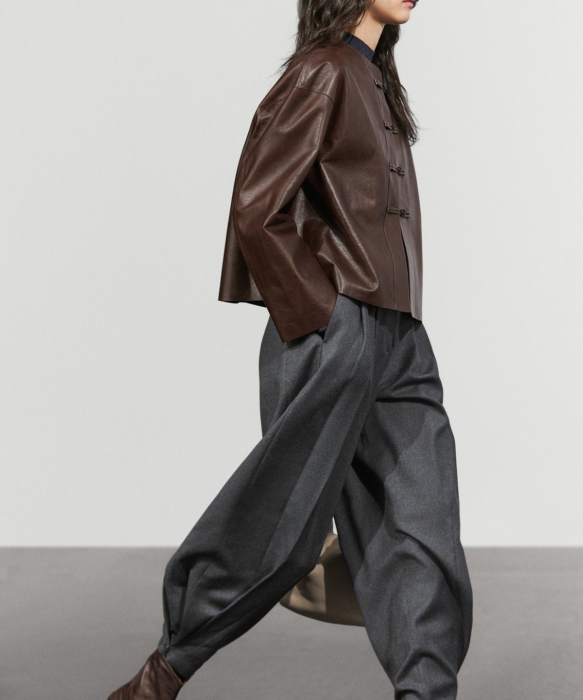 마시모두띠(MASSIMO DUTTI) 토글 디테일 나파 가죽 자켓
