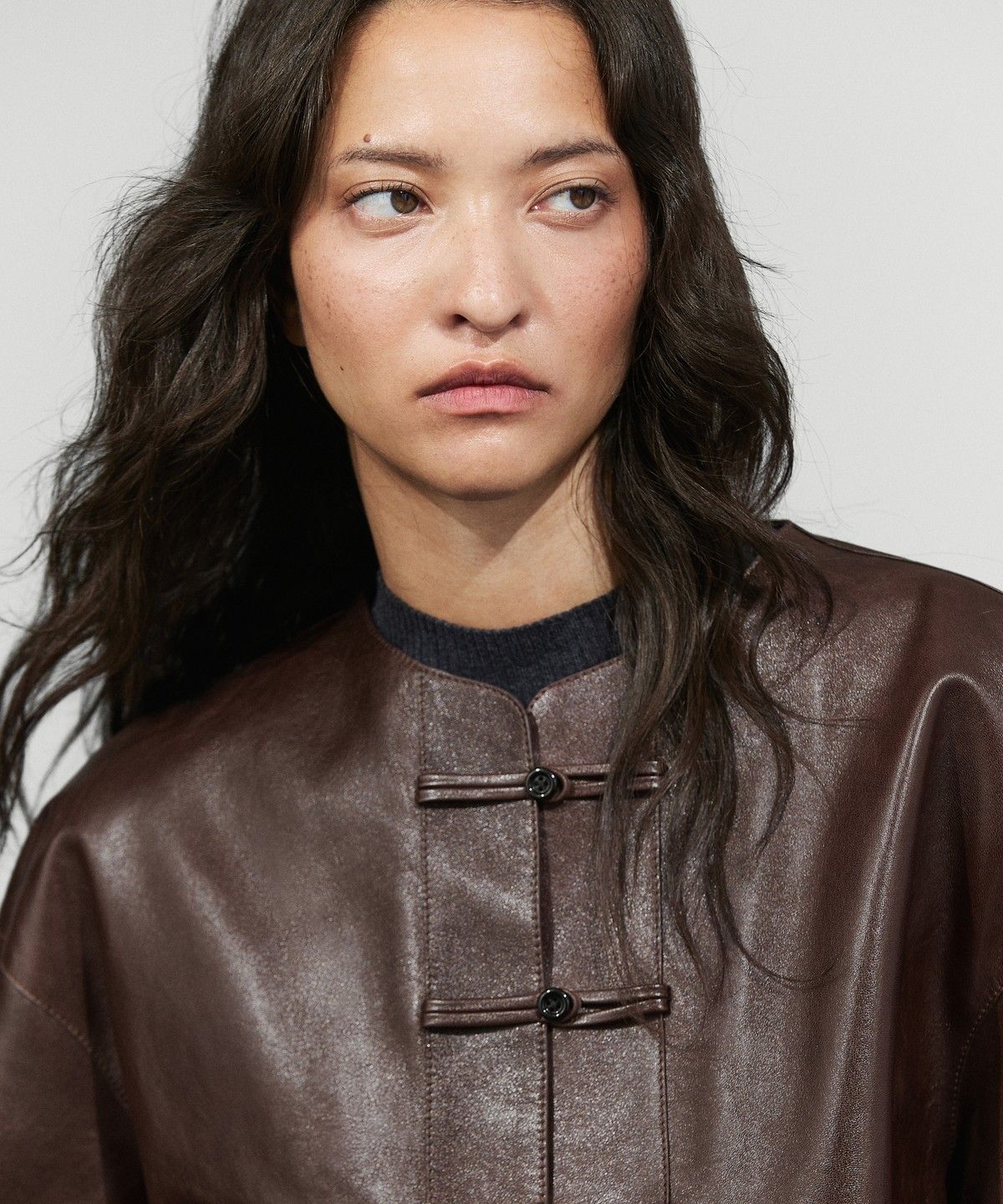 마시모두띠(MASSIMO DUTTI) 토글 디테일 나파 가죽 자켓