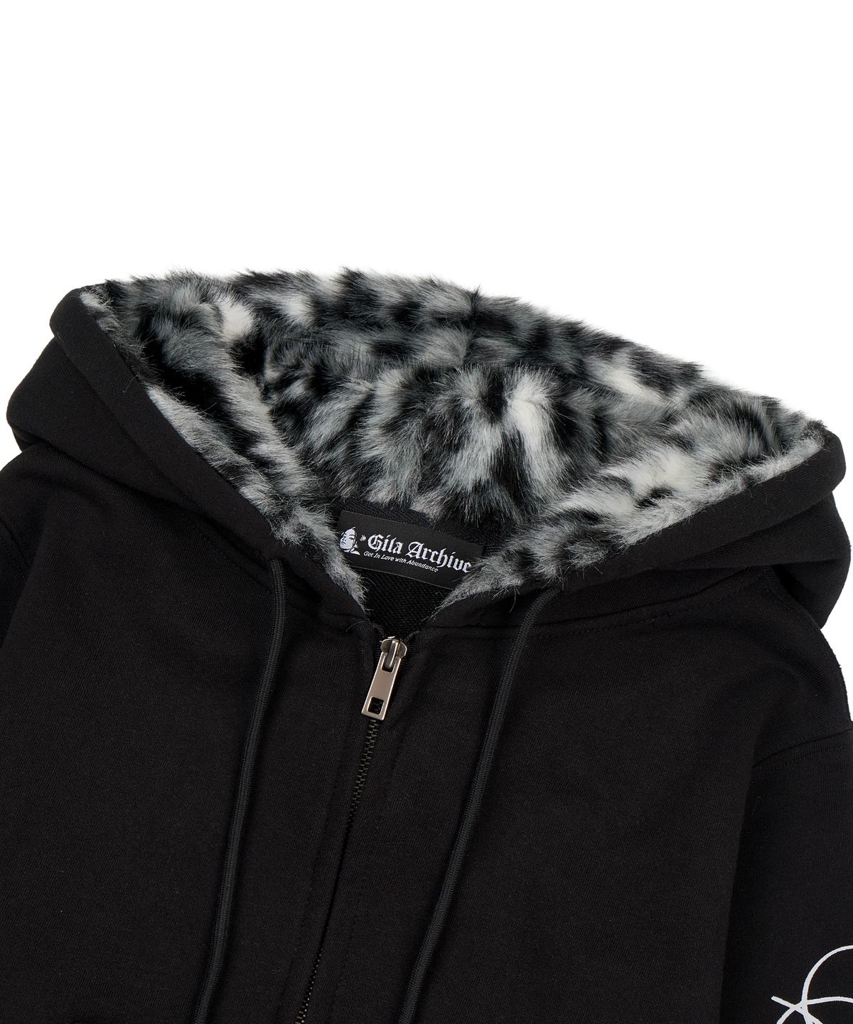 길라아카이브(GILAARCHIVE) SIDE LETTERING LOGO LEOPARD FUR HOOD ZIP-UP_BLACK