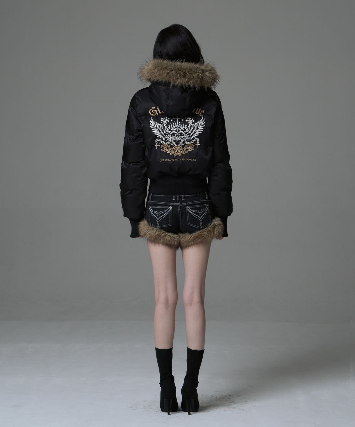 길라아카이브(GILAARCHIVE) FUR HOOD LIGHT PADDED JACKET_BLACK