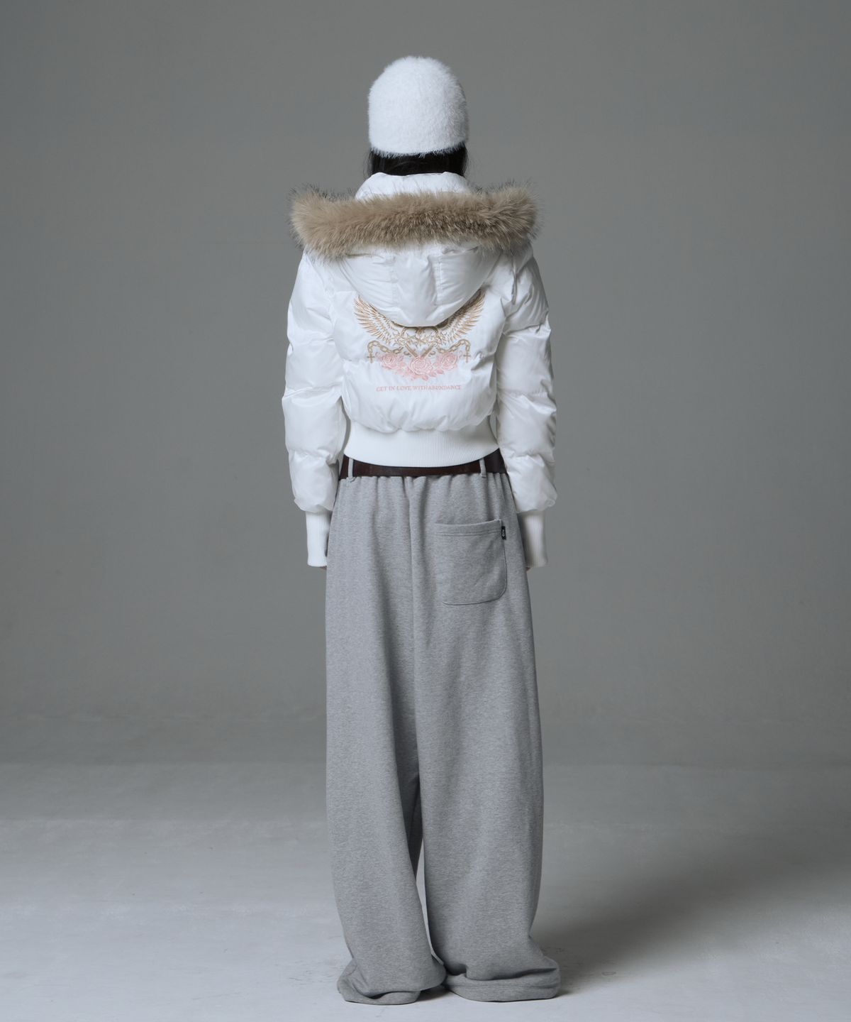 길라아카이브(GILAARCHIVE) FUR HOOD LIGHT PADDED JACKET_WHITE