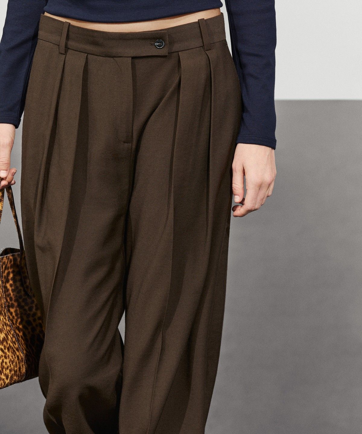 마시모두띠(MASSIMO DUTTI) 플리츠 디테일 와이드 팬츠