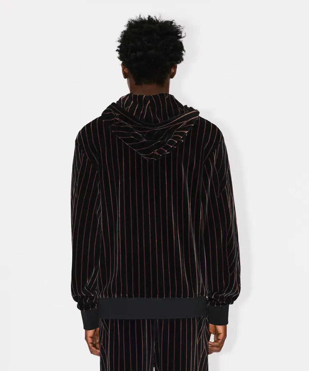 겐조(KENZO) 남성 25FW 리프 스트라이프 클래식 풀 집 업 후디_K256AMW101BKX