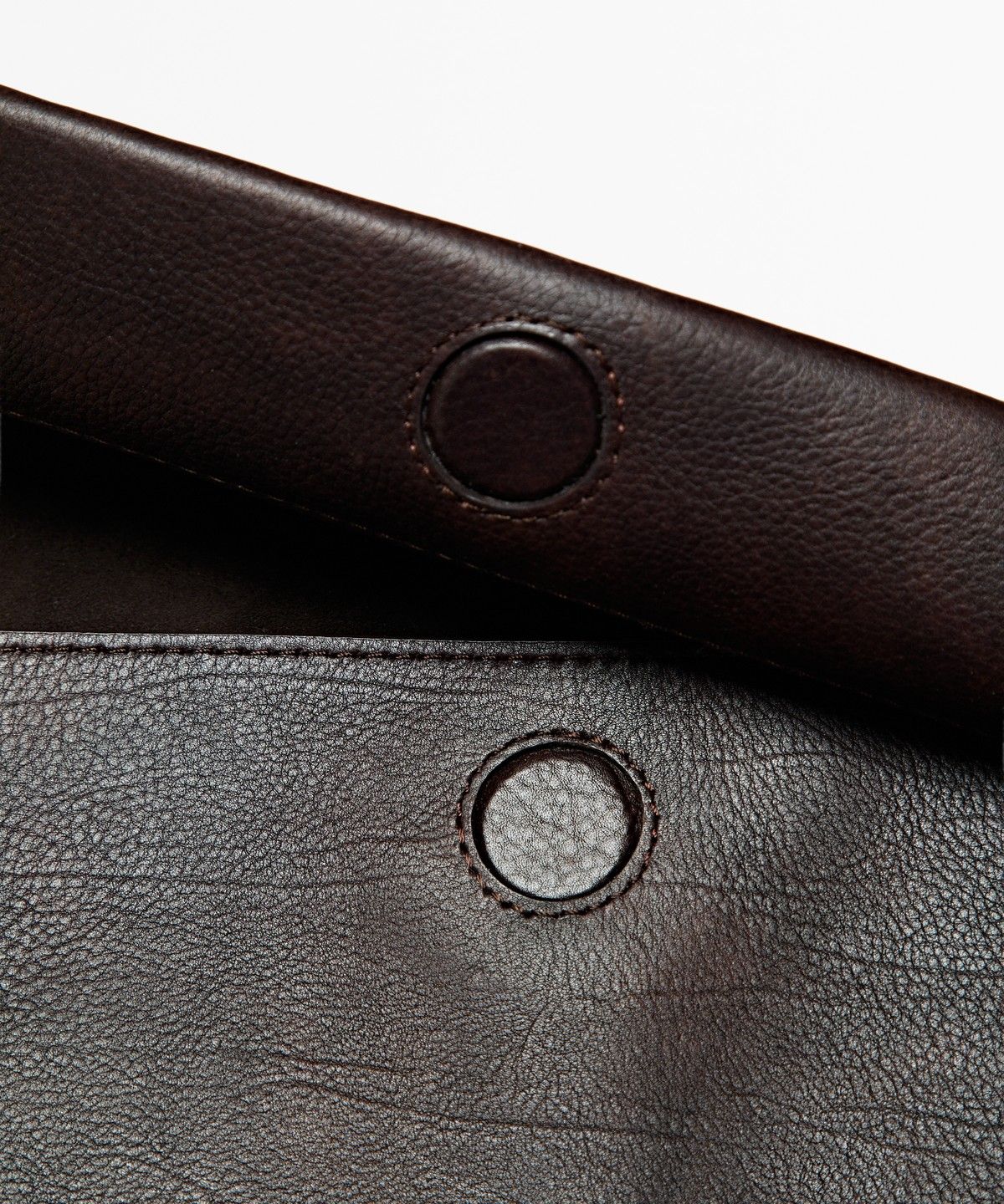 마시모두띠(MASSIMO DUTTI) 나파 가죽 아이패드 케이스