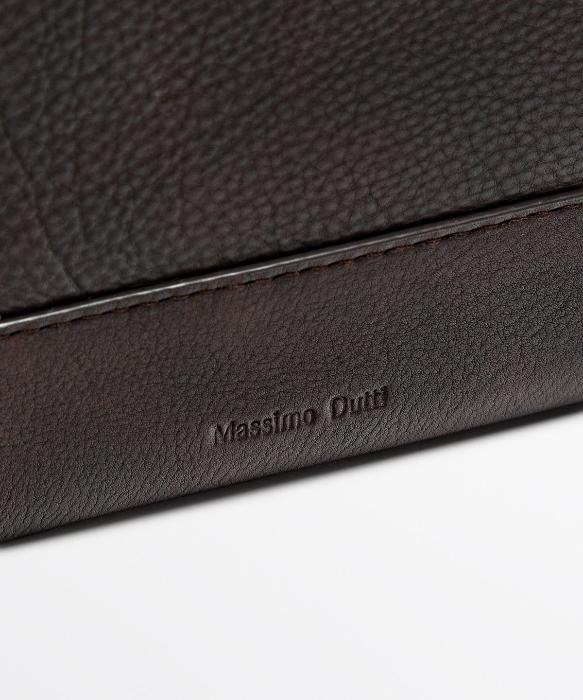 마시모두띠(MASSIMO DUTTI) 나파 가죽 아이패드 케이스