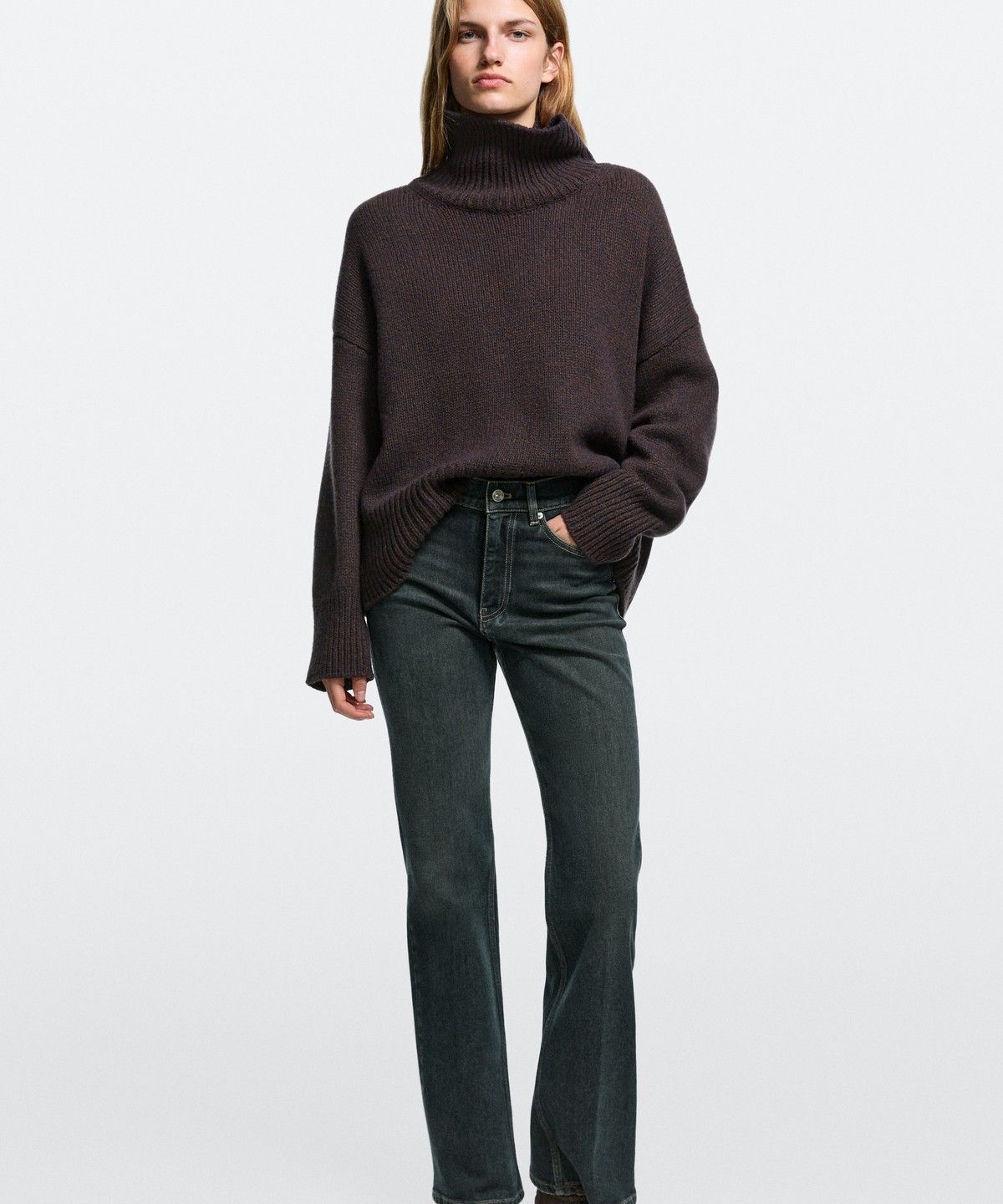 마시모두띠(MASSIMO DUTTI) 미드라이즈 플레어핏 데님 팬츠