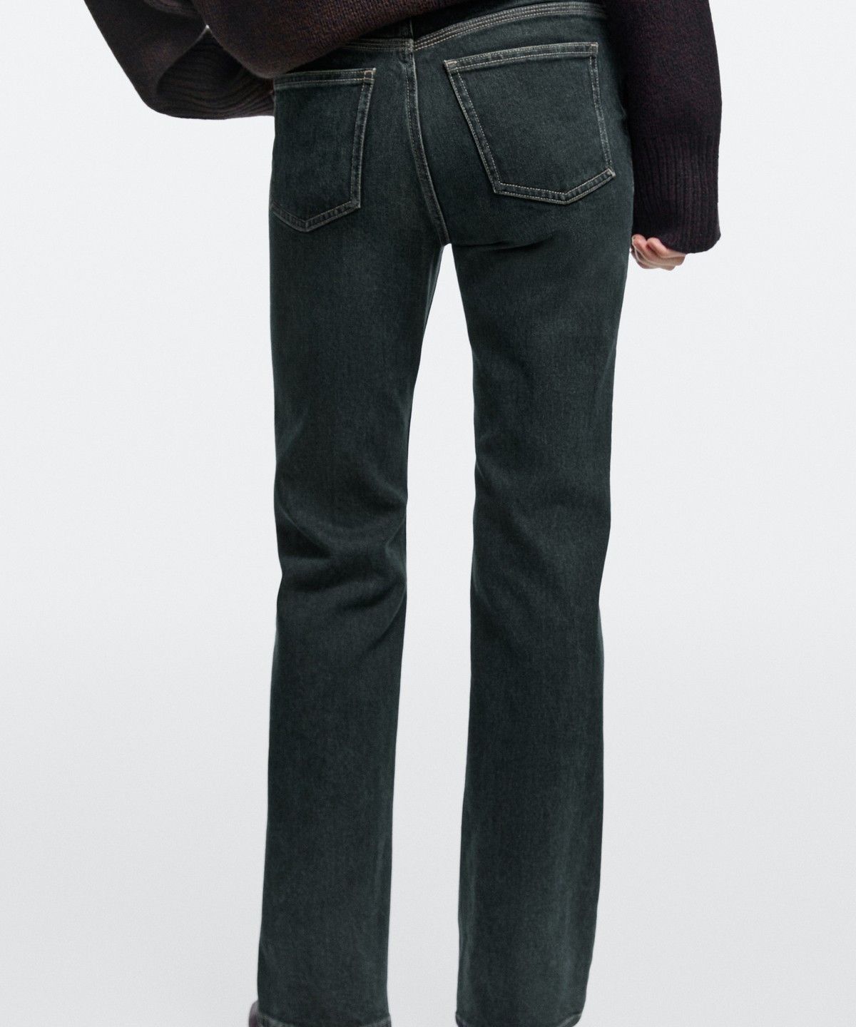 마시모두띠(MASSIMO DUTTI) 미드라이즈 플레어핏 데님 팬츠