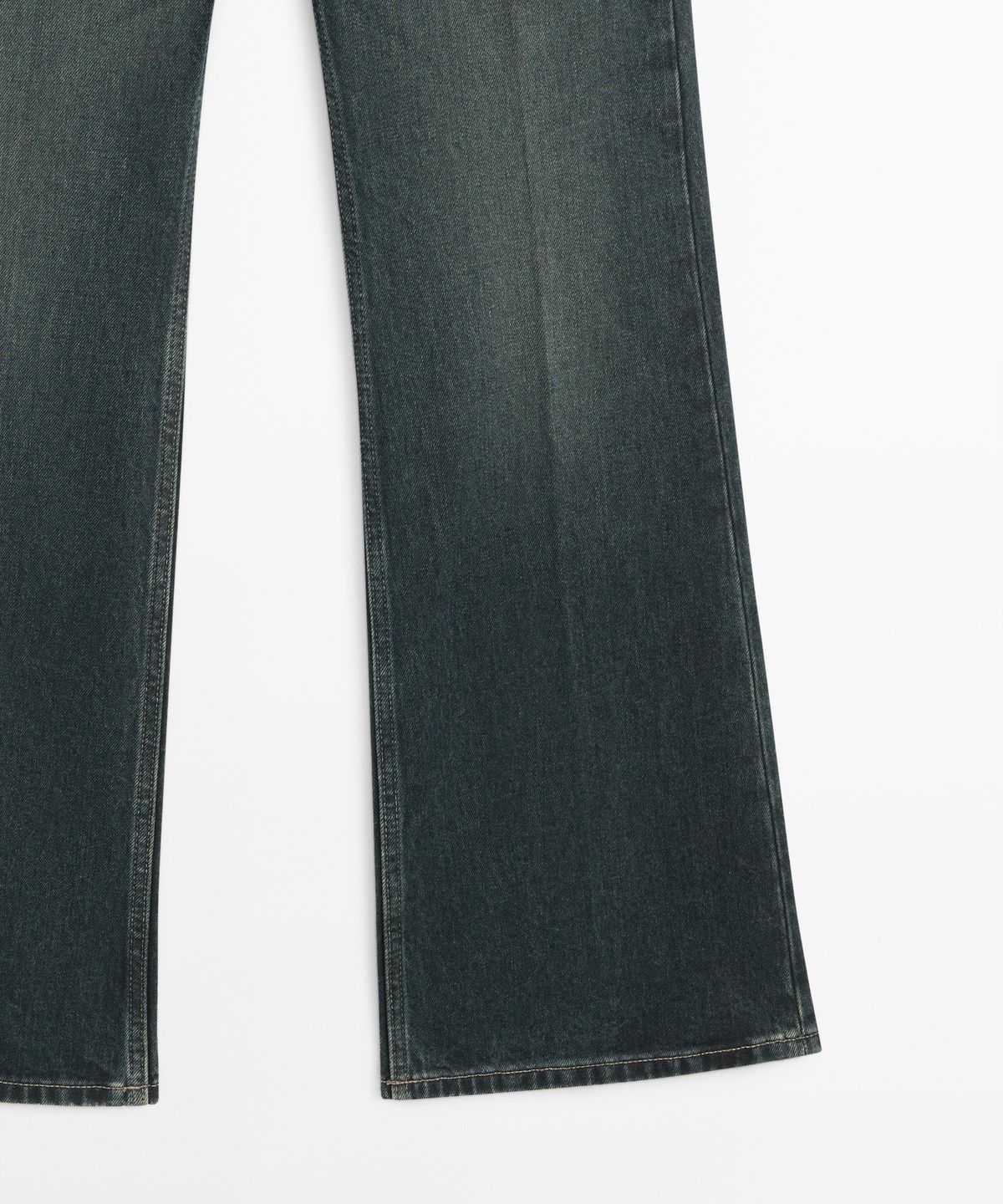 마시모두띠(MASSIMO DUTTI) 미드라이즈 플레어핏 데님 팬츠