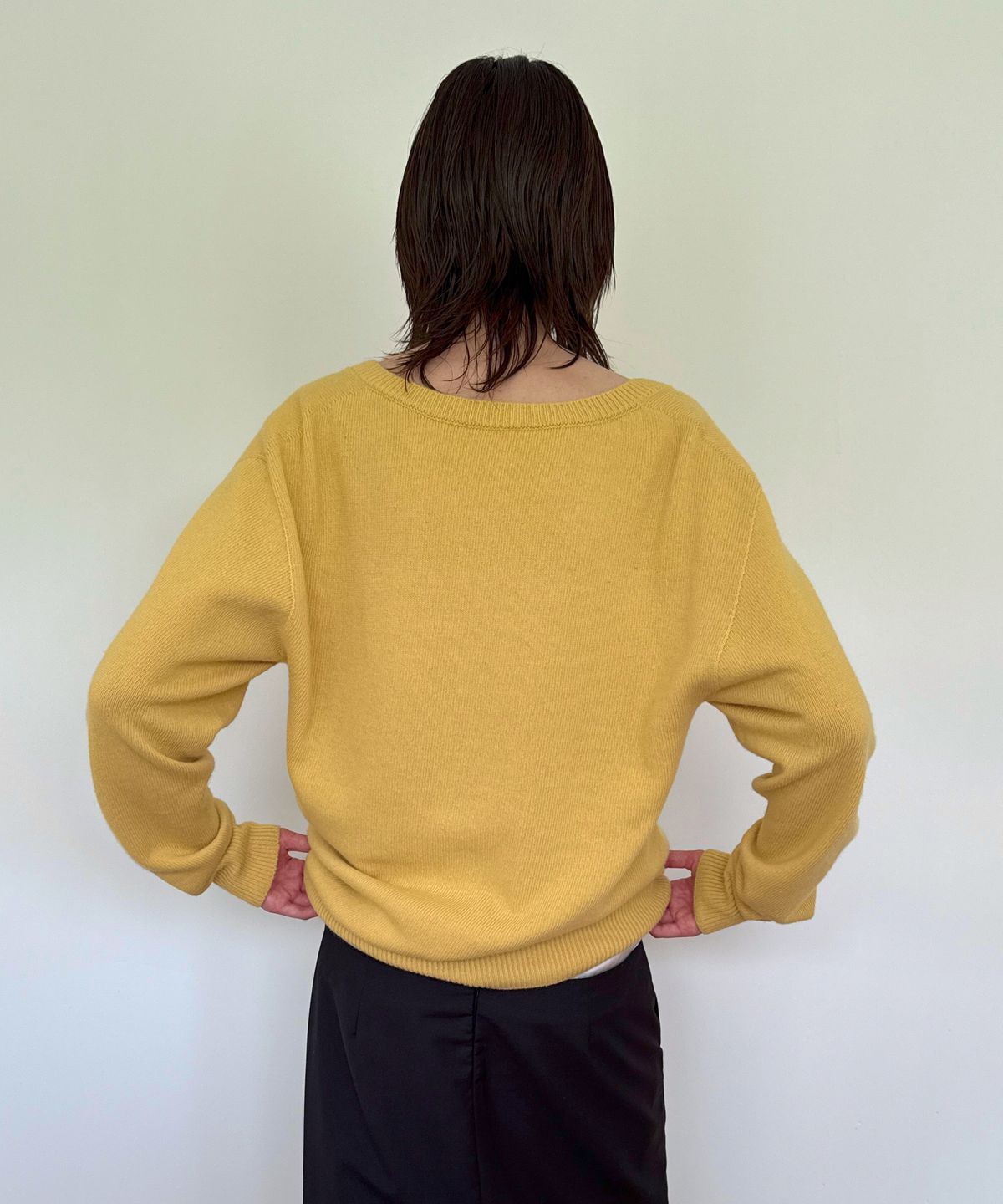 다이애그널(DIAGONAL) V NECK BASIC KNIT (yellow)