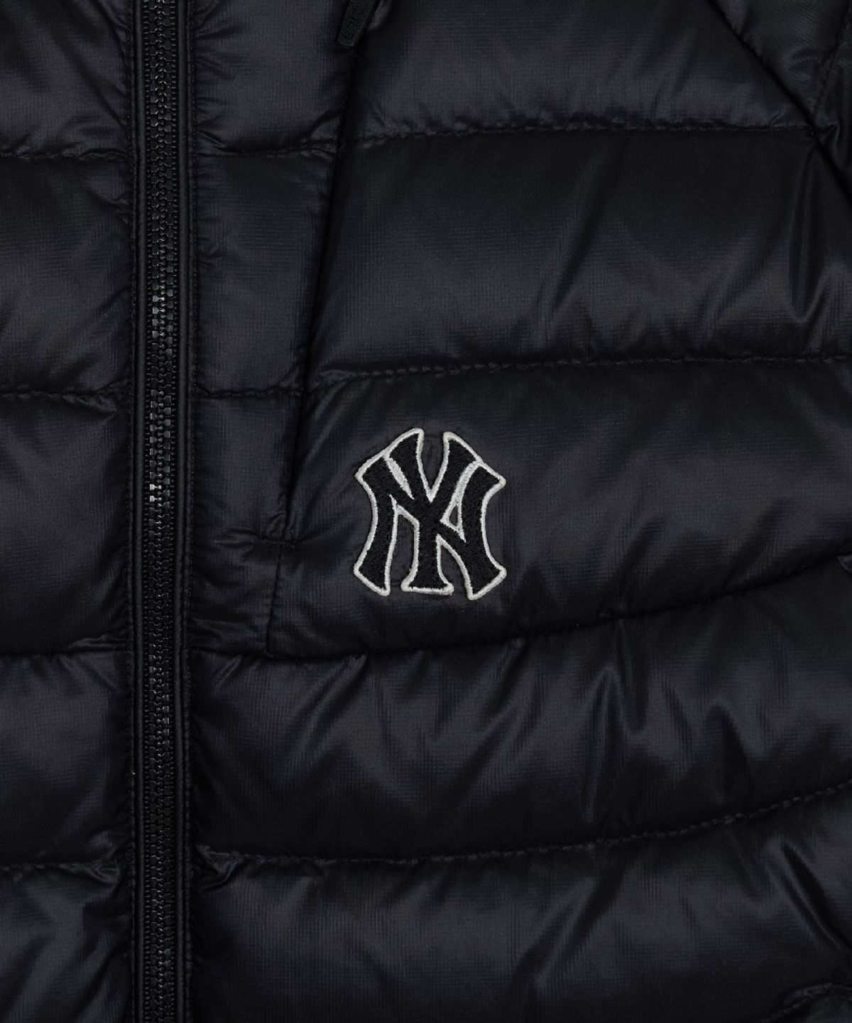 엠엘비 키즈(MLB KIDS) 아웃도어 모디파이드 유로피안덕 경량다운 NY (Black)