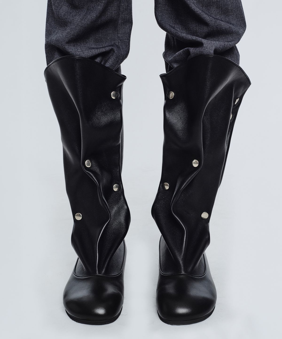 마지셔우드(MARGESHERWOOD) SNAP STRETCH MID BOOTS_black